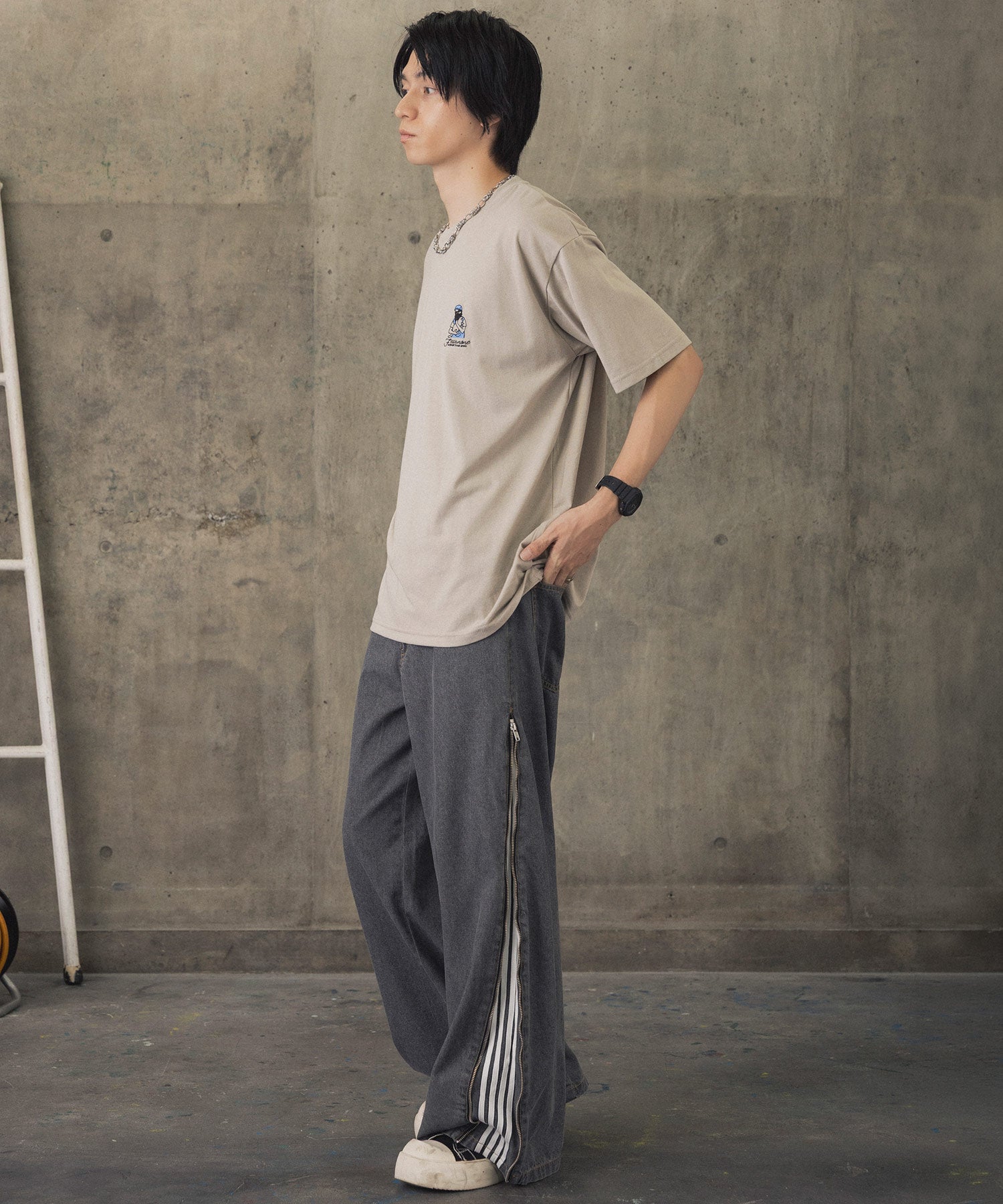 ヒゲオジサンB ワンポイント刺繍ロゴ ビッグシルエット半袖Tシャツ