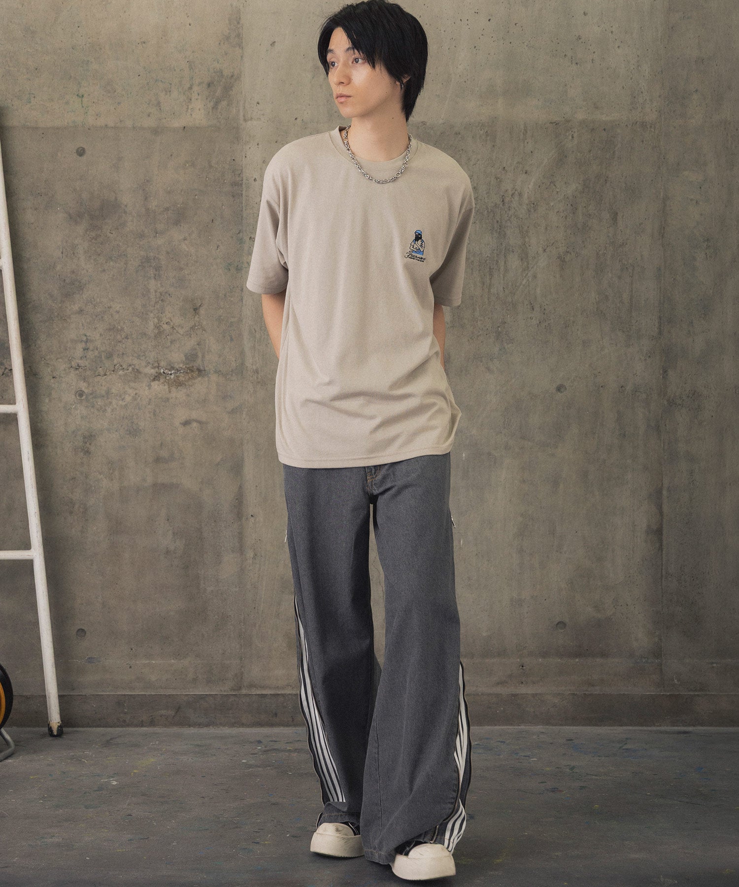 ヒゲオジサンB ワンポイント刺繍ロゴ ビッグシルエット半袖Tシャツ