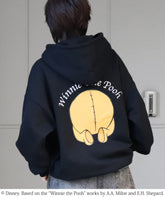 【Disney / ディズニー】プーさん ワンポイント刺繍 / バックプリント ビッグシルエットプルオーバーフーディー パーカー