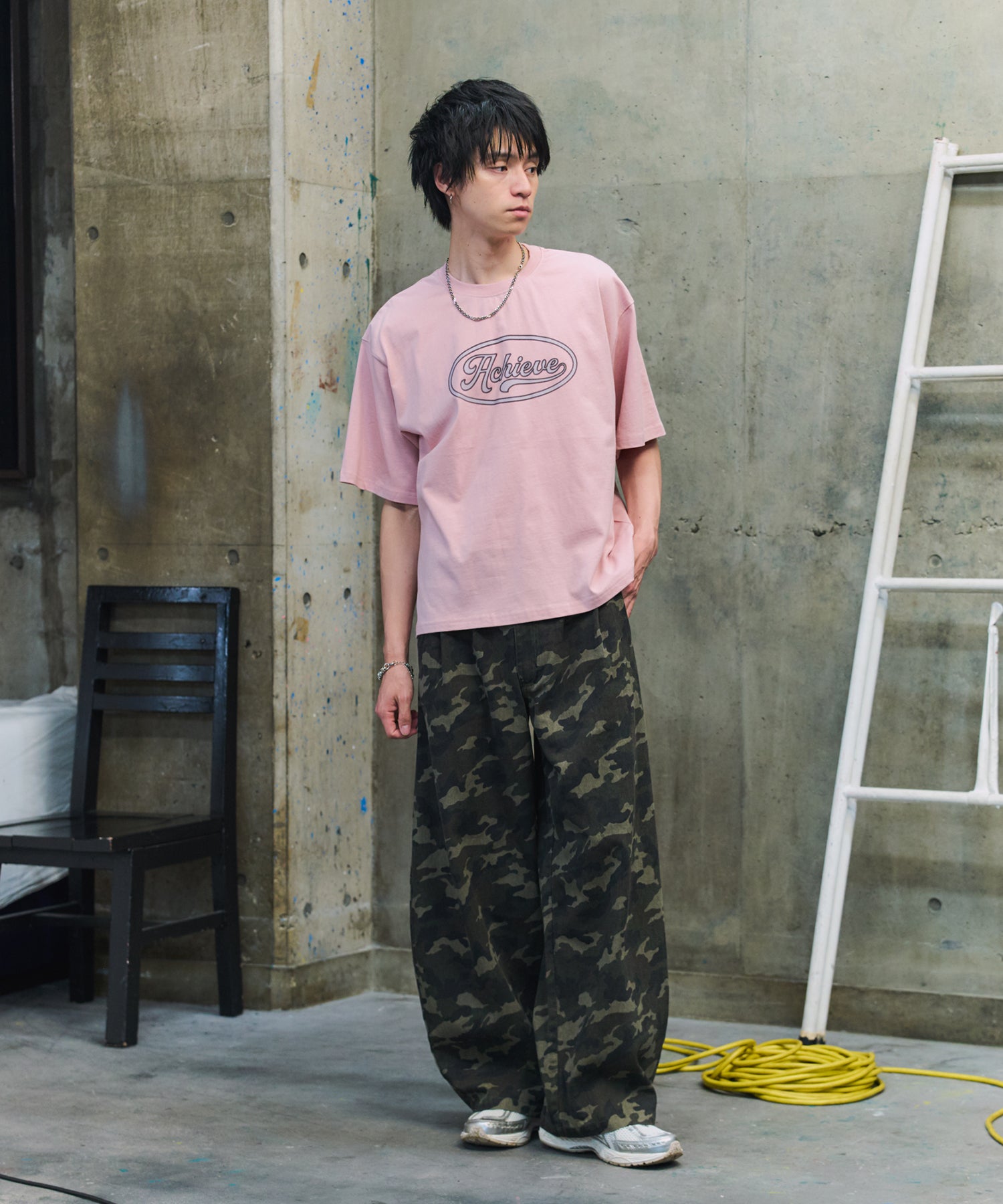 2-TUCK BACK EMBROIDERED DENIM PANTS / ツータック バック刺繍入り デニムパンツ