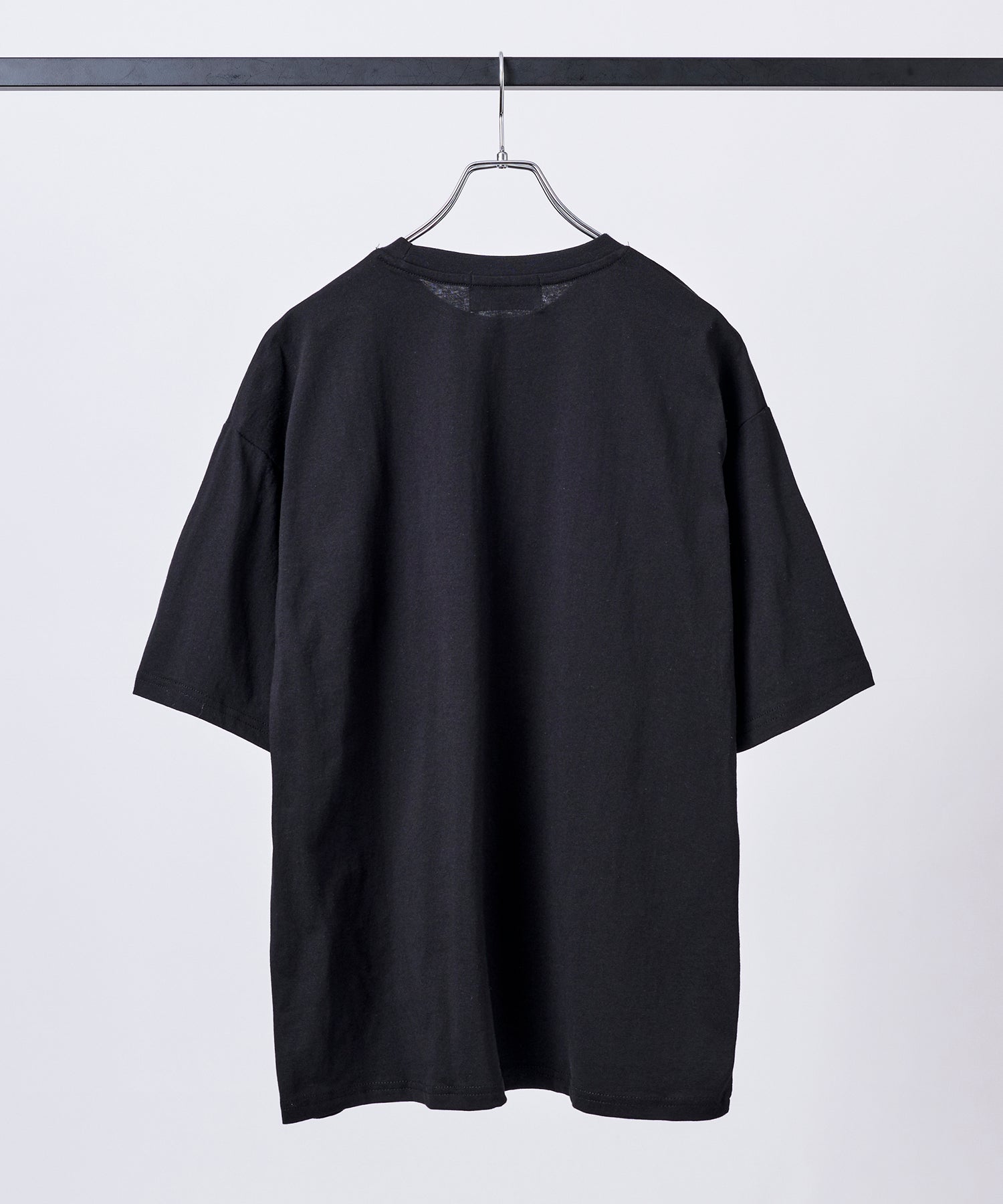 アブストラクトグラフィック箔プリント 半袖Tシャツ