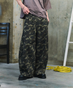 2-TUCK BACK EMBROIDERED DENIM PANTS / ツータック バック刺繍入り デニムパンツ