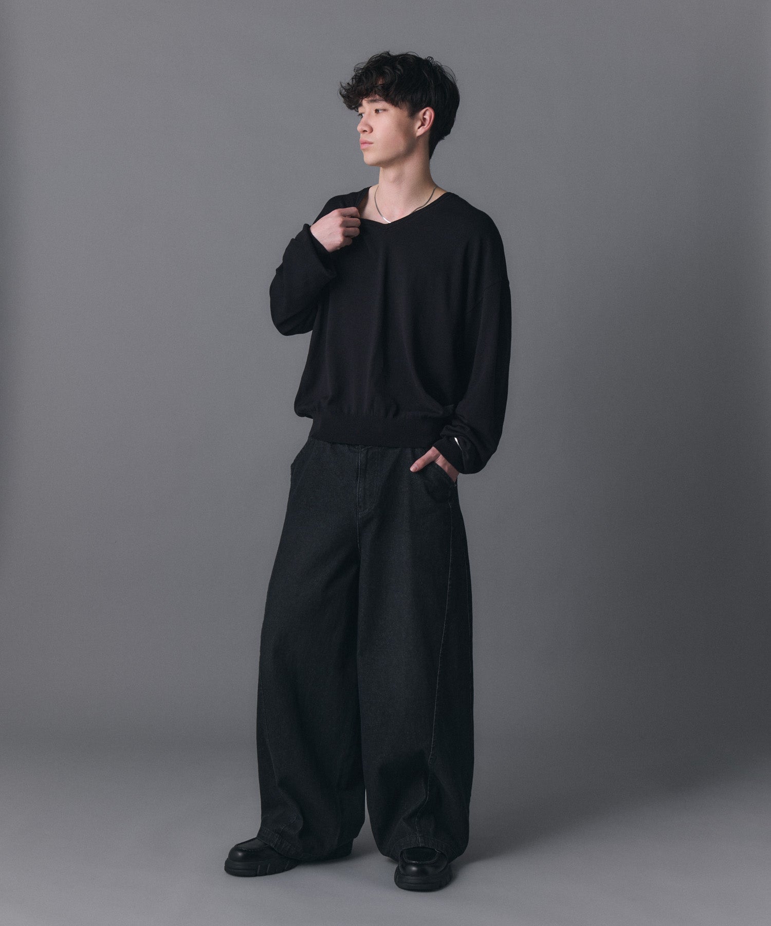 V-neck High Gauge Knit / Vネックハイゲージニット