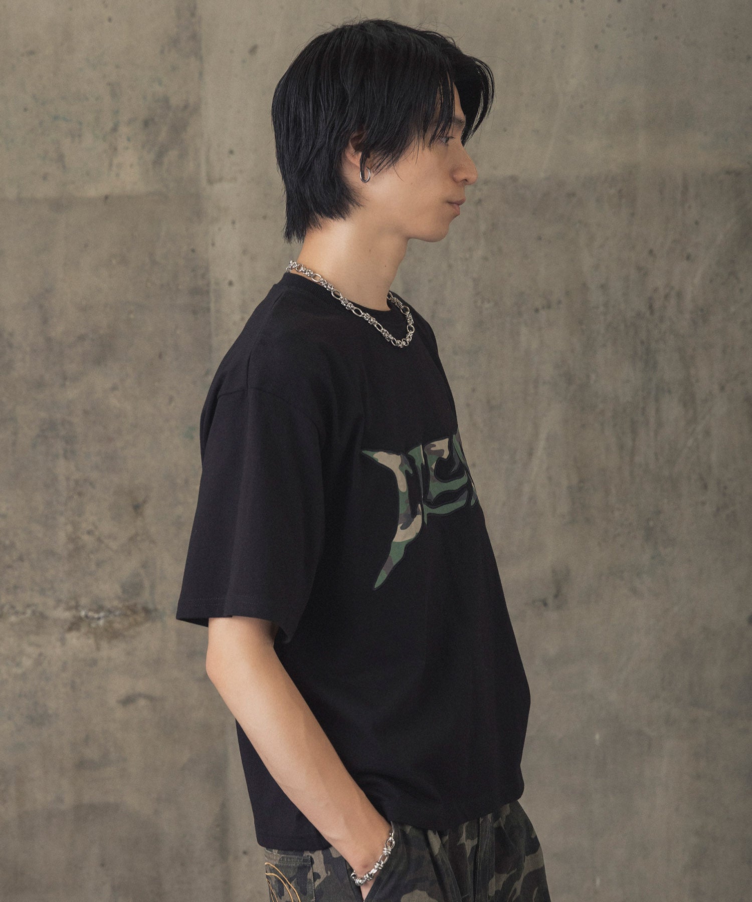 ASSORTED PATTERN GRAPHIC TEE / アソート柄グラフィックTシャツ