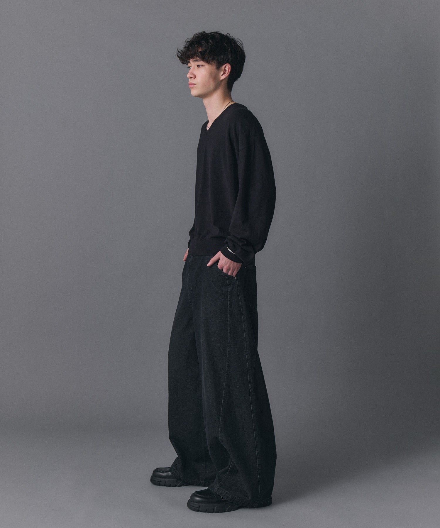 V-neck High Gauge Knit / Vネックハイゲージニット