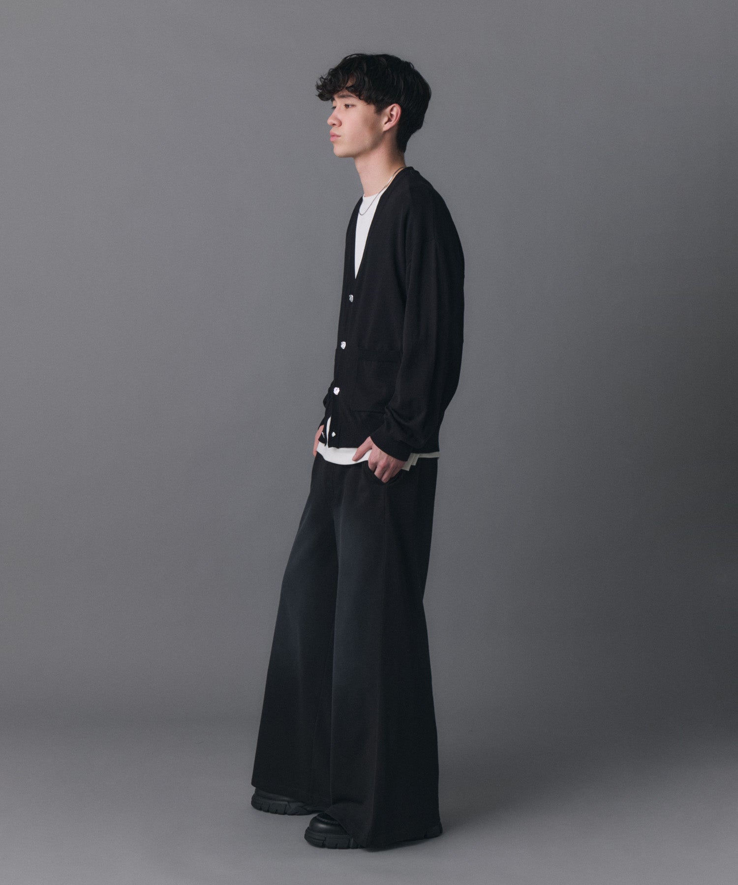 Stone-like Button Cardigan / ストーンライクボタンカーディガン