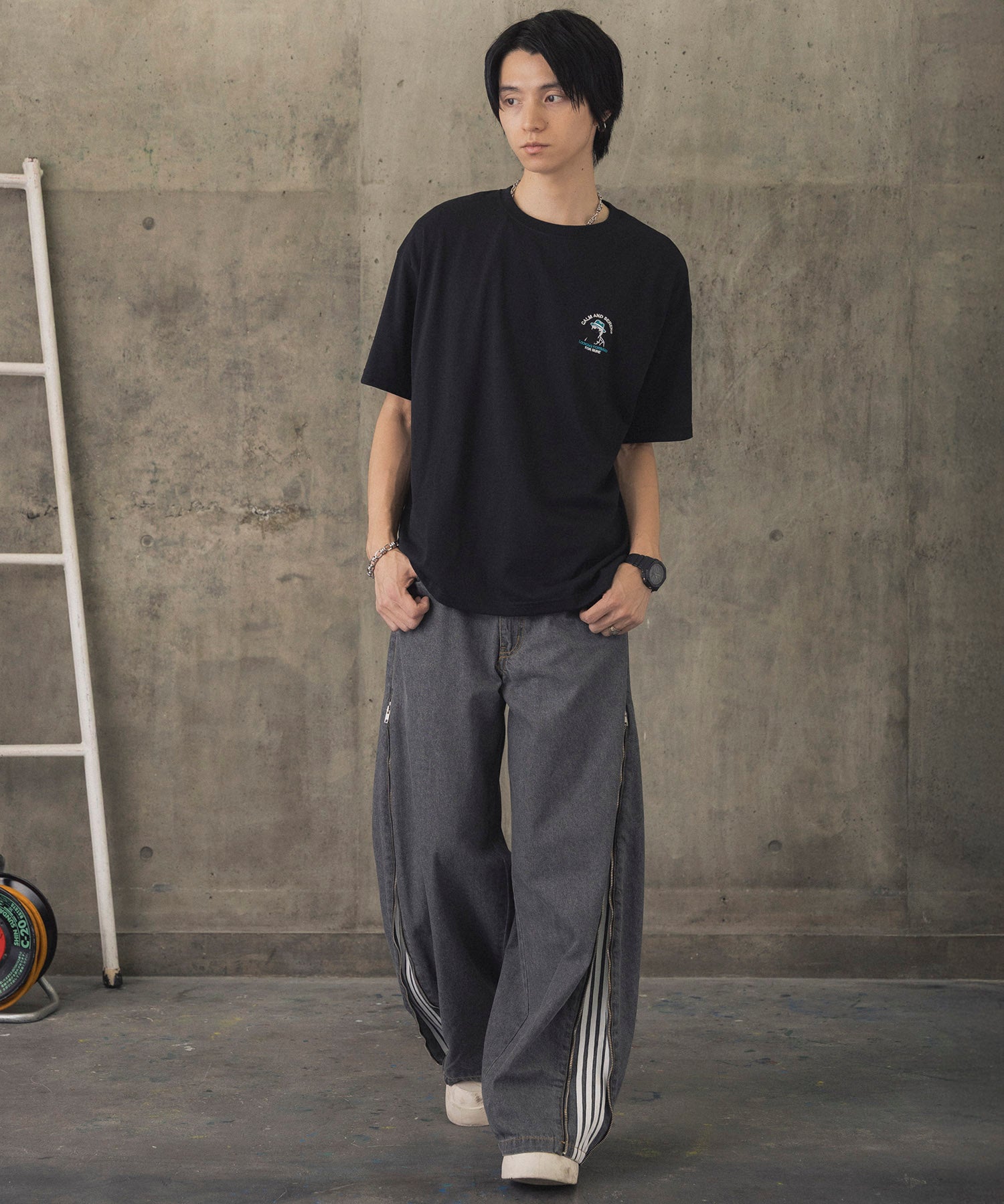 ヒゲオジサンA ワンポイント刺繍ロゴ ビッグシルエット半袖Tシャツ