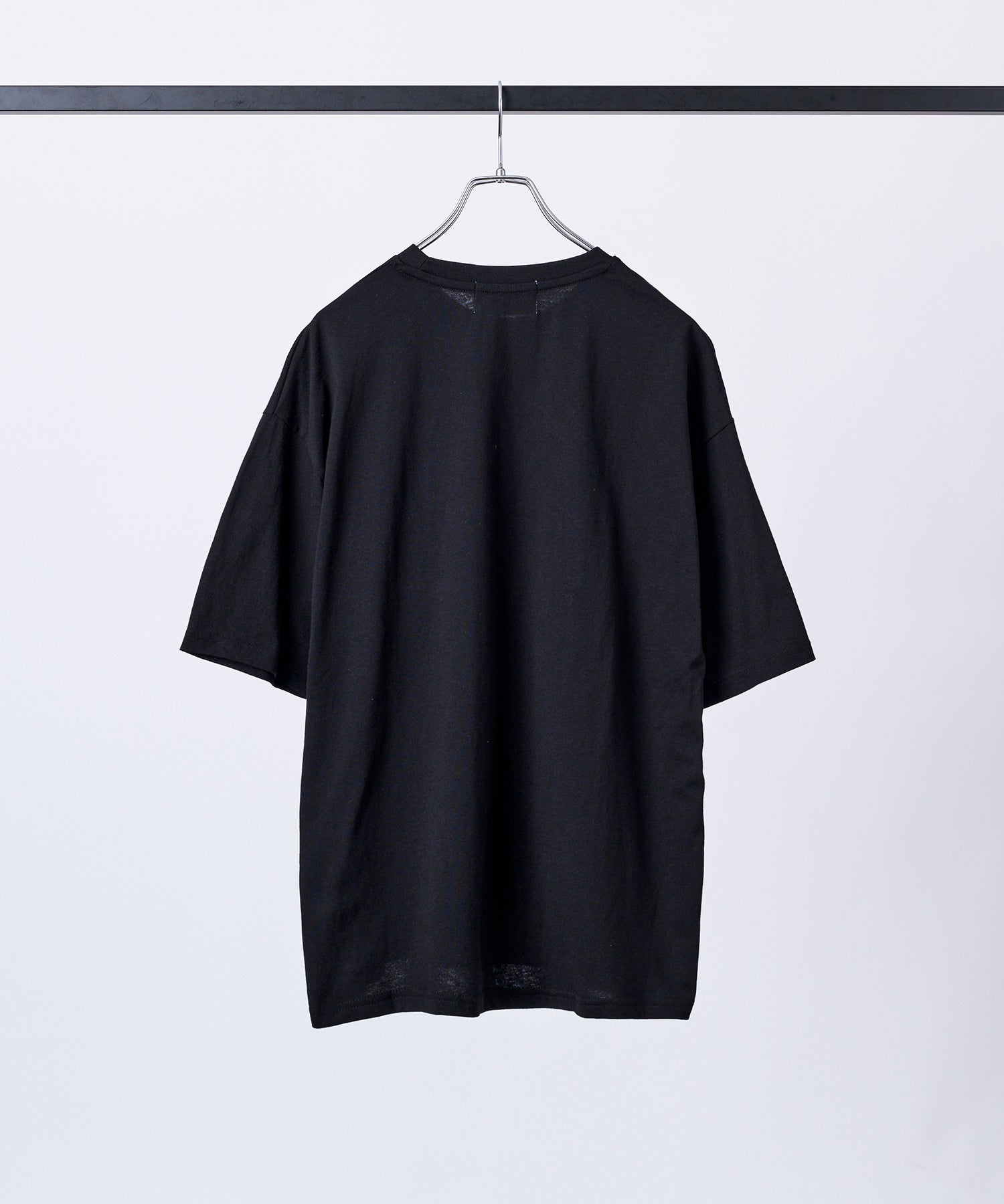 アブストラクトグラフィック箔プリント 半袖Tシャツ