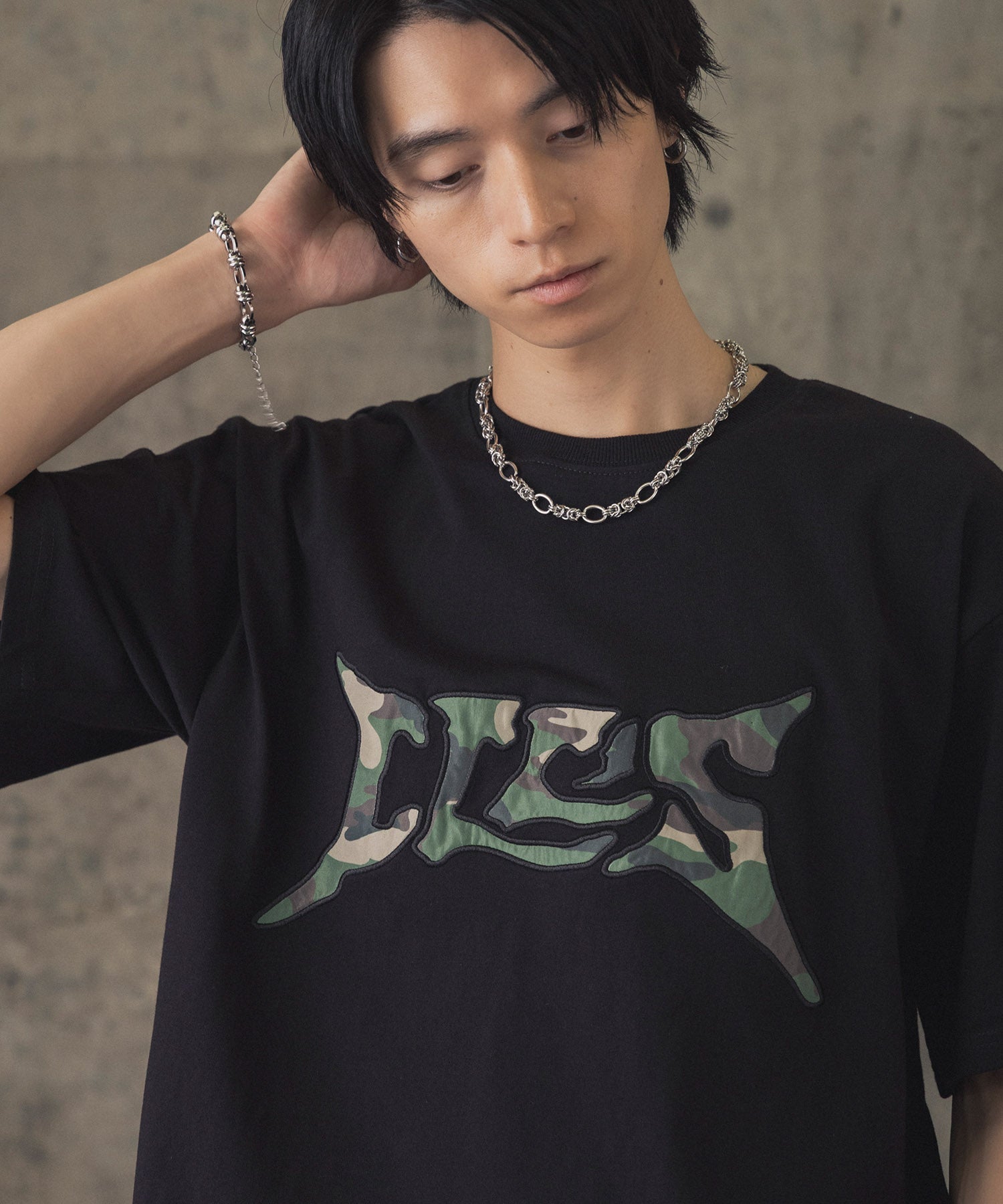 ASSORTED PATTERN GRAPHIC TEE / アソート柄グラフィックTシャツ