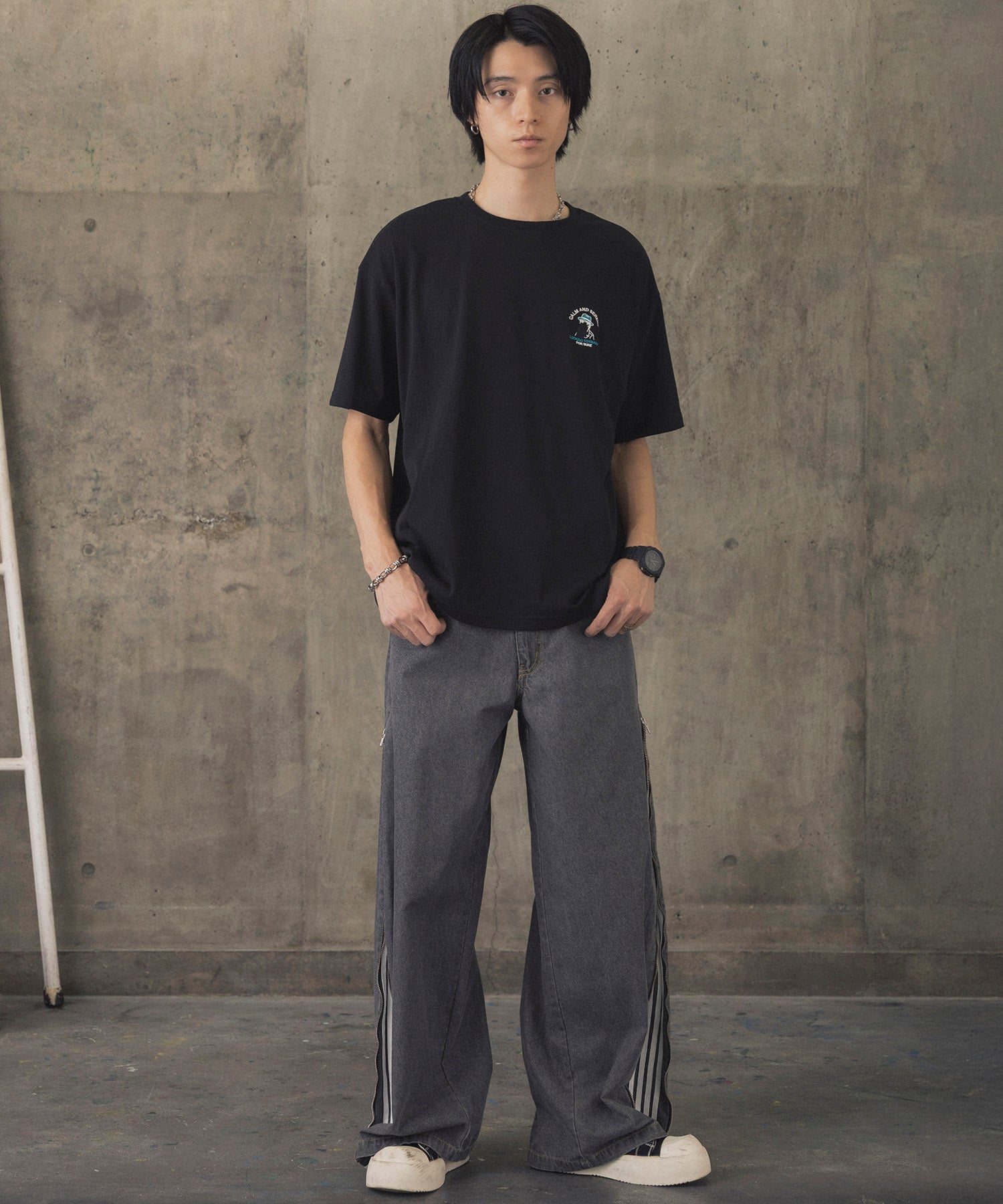 ヒゲオジサンA ワンポイント刺繍ロゴ ビッグシルエット半袖Tシャツ