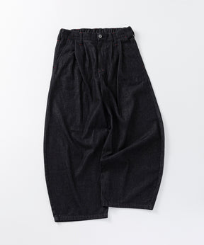 2-TUCK BACK EMBROIDERED DENIM PANTS / ツータック バック刺繍入り デニムパンツ