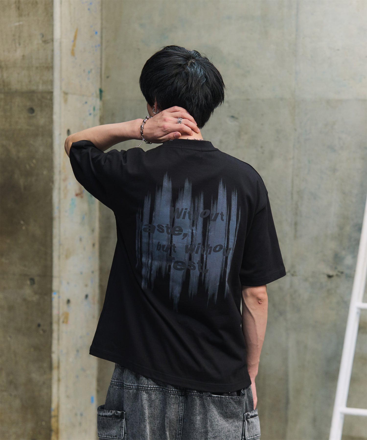 ビッグシルエット プレーティング グラフィック プリント 半袖Tシャツ
