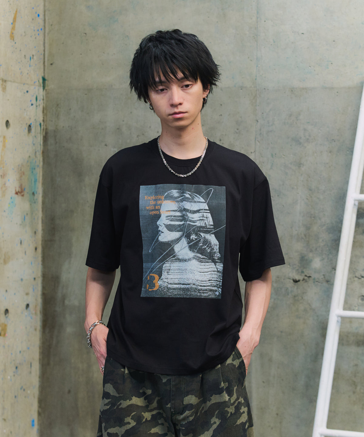 VINTAGE LIKE GRAPHIC PHOTO T-SHIRT / ヴィンテージ風グラフィックフォトTシャツ