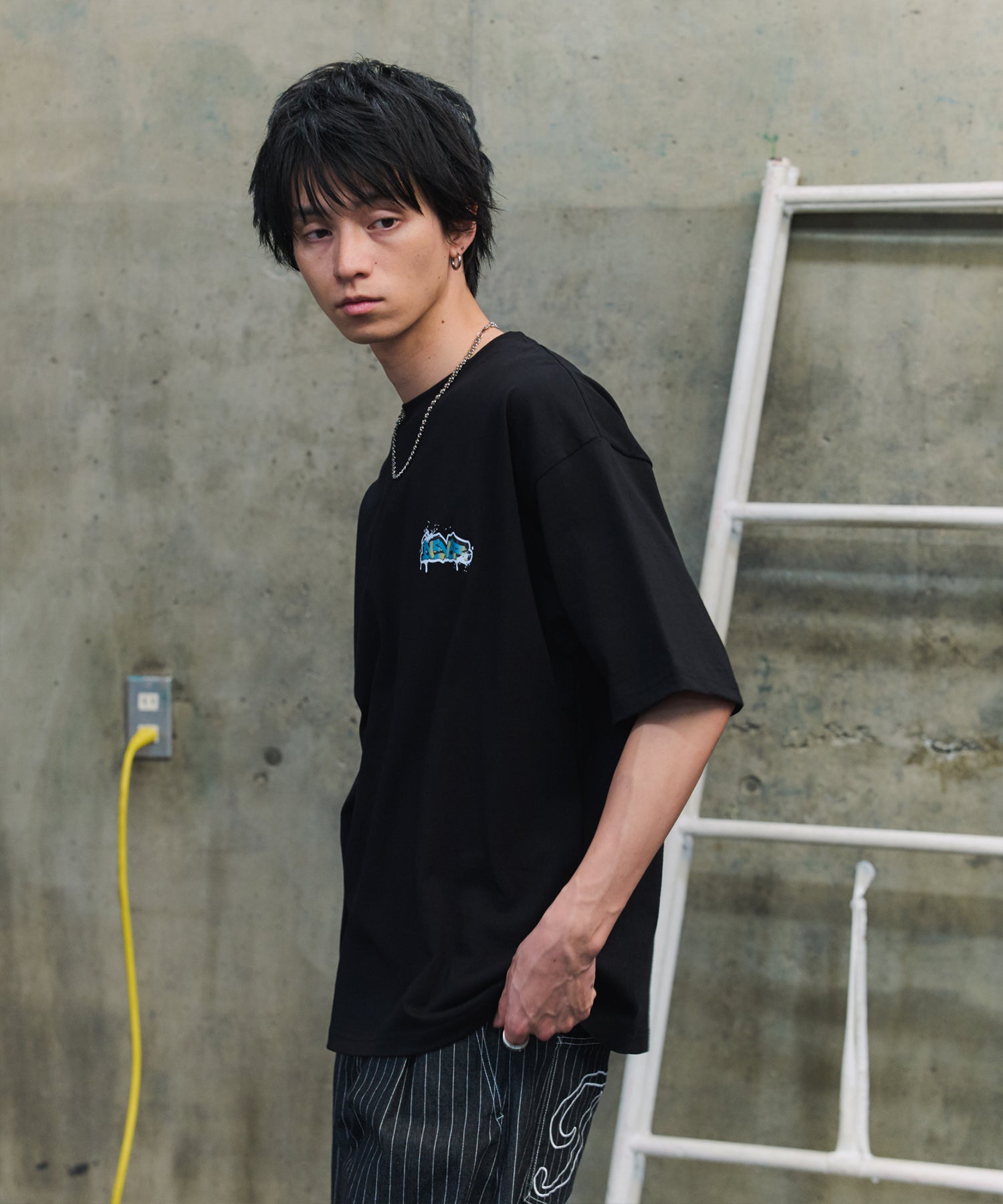 ボックスシルエット スプラッシュ タギング ストリートグラフィック 半袖Tシャツ