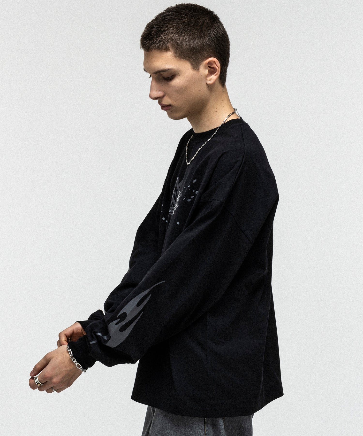 GRAPHIC LONG SLEEVE TEE / グラフィックロングスリーブTシャツ