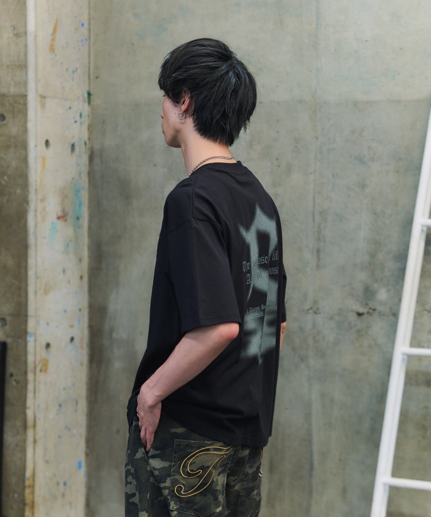 フェードロゴ ボックスシルエット グランジ風 レトロモチーフ バックプリント 半袖Tシャツ