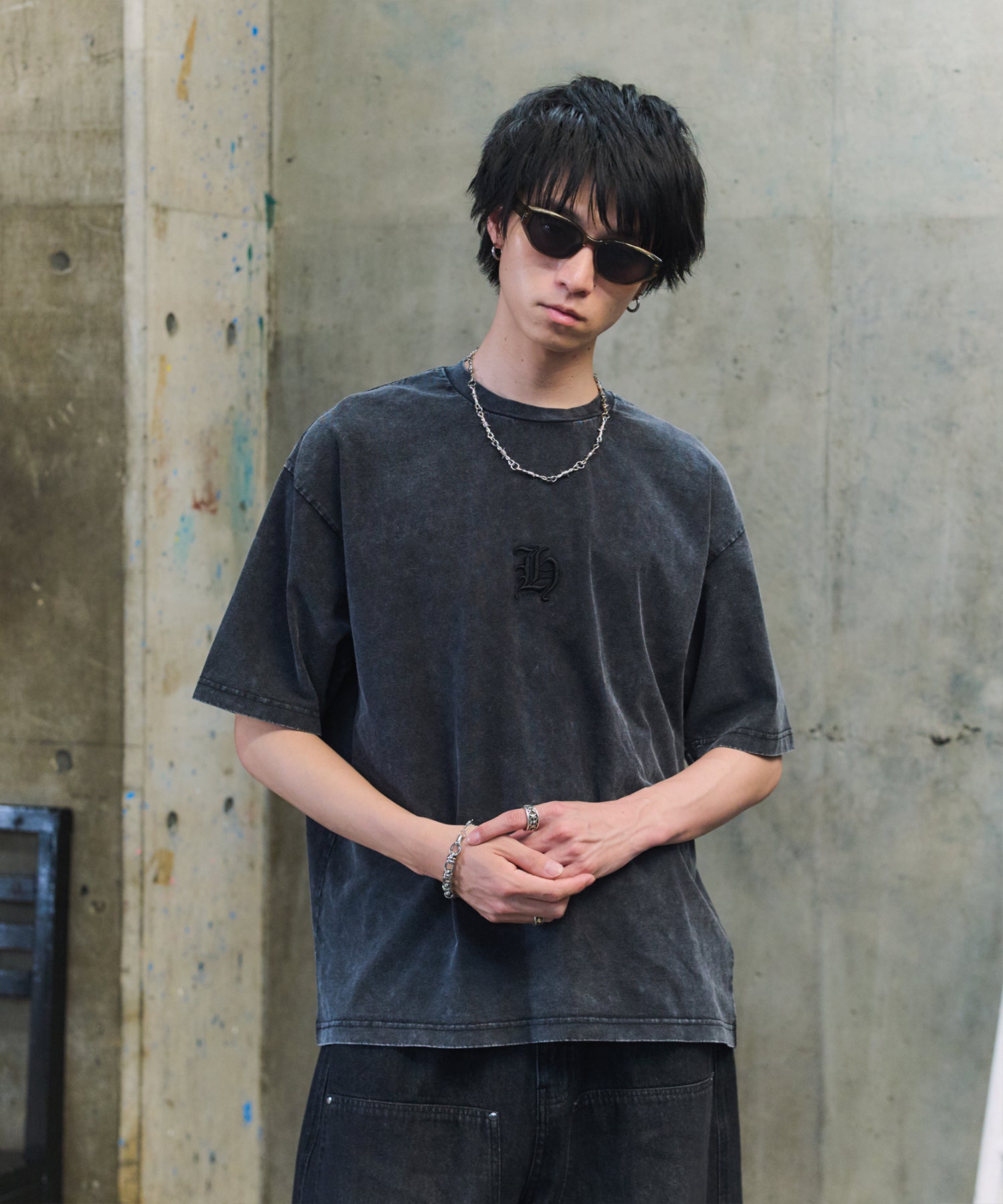 ハードウォッシュ加工 ワンポイント刺繍  ボックスシルエット 半袖Tシャツ