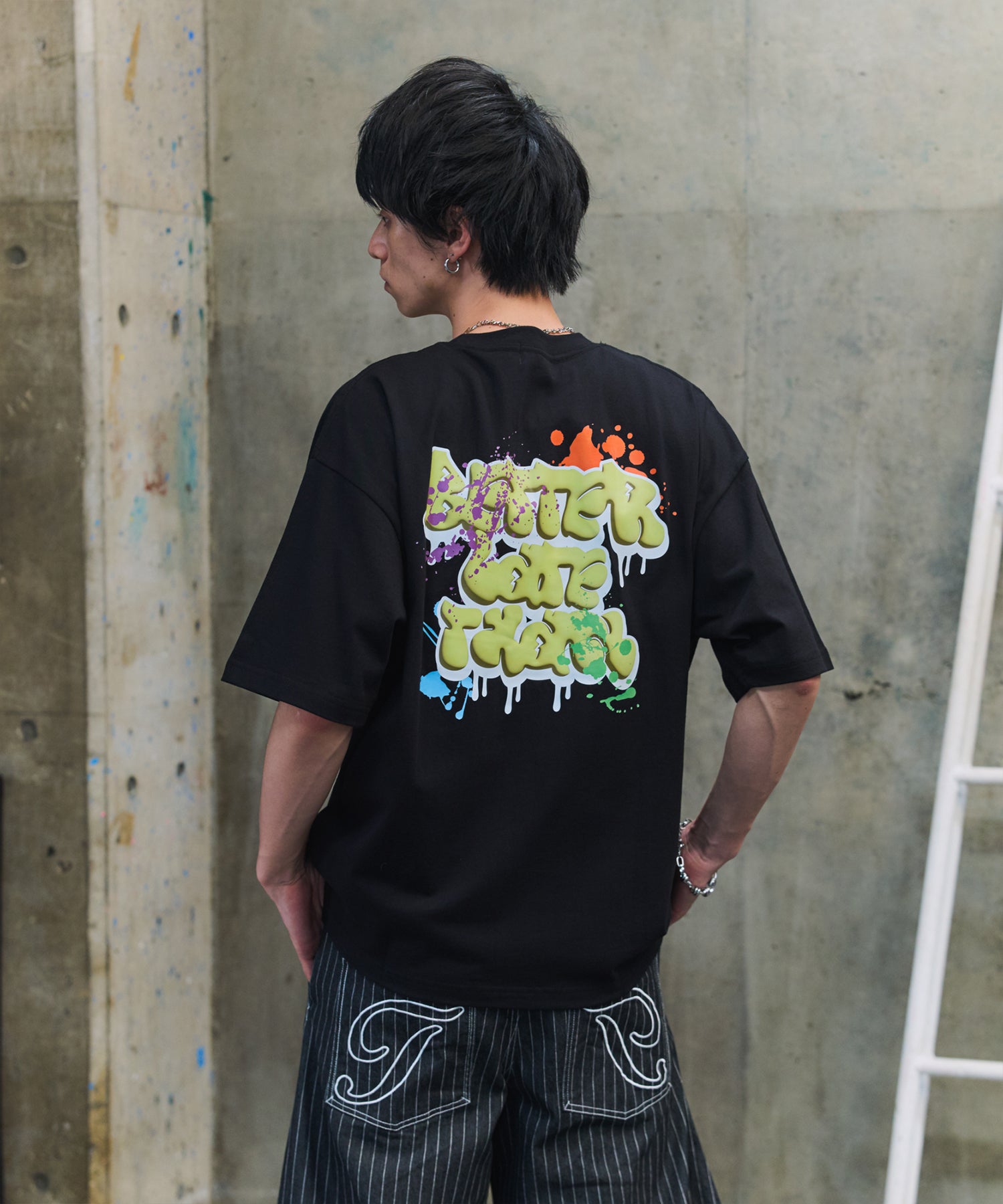 ボックスシルエット スプラッシュ タギング ストリートグラフィック 半袖Tシャツ