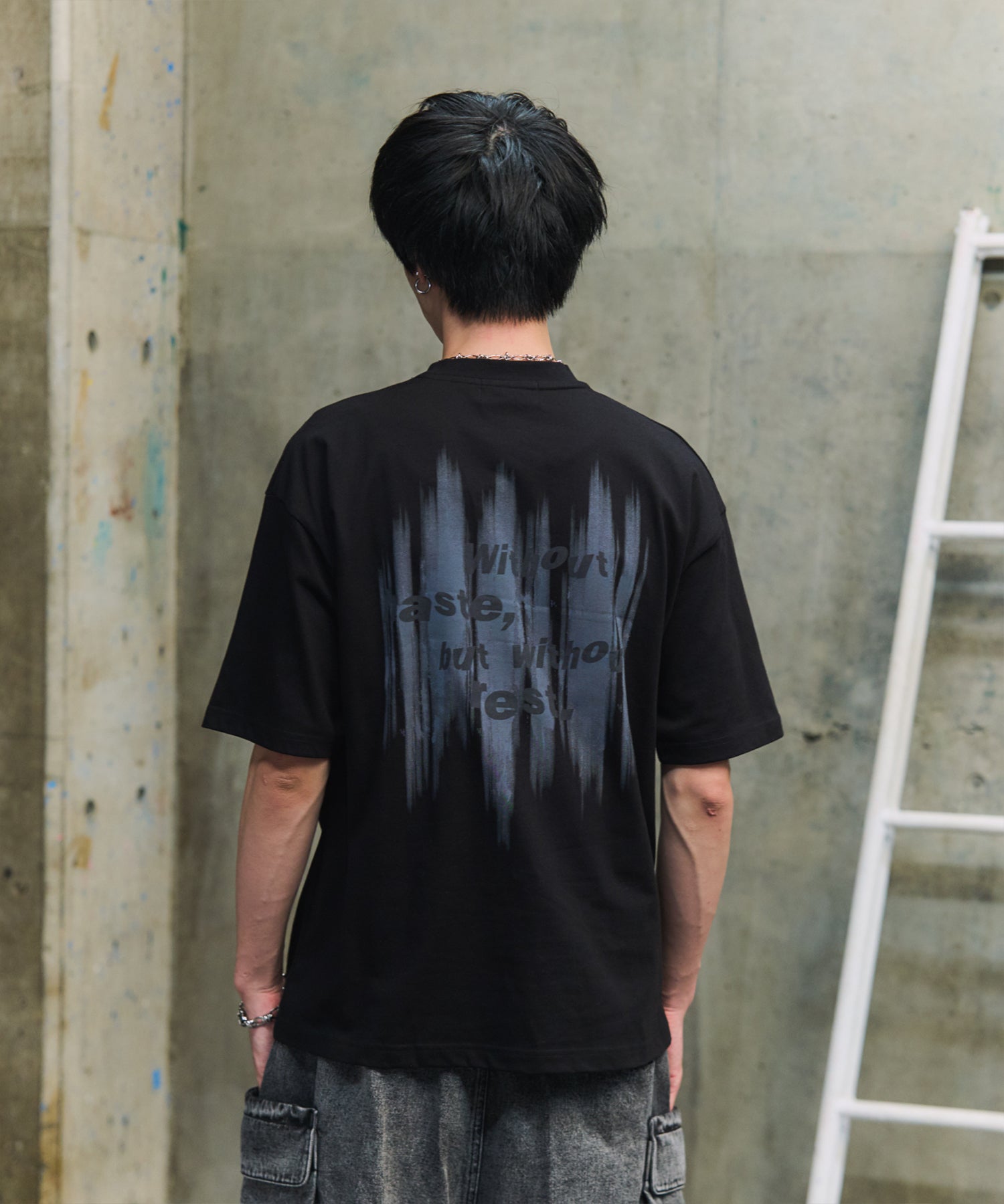 ビッグシルエット プレーティング グラフィック プリント 半袖Tシャツ