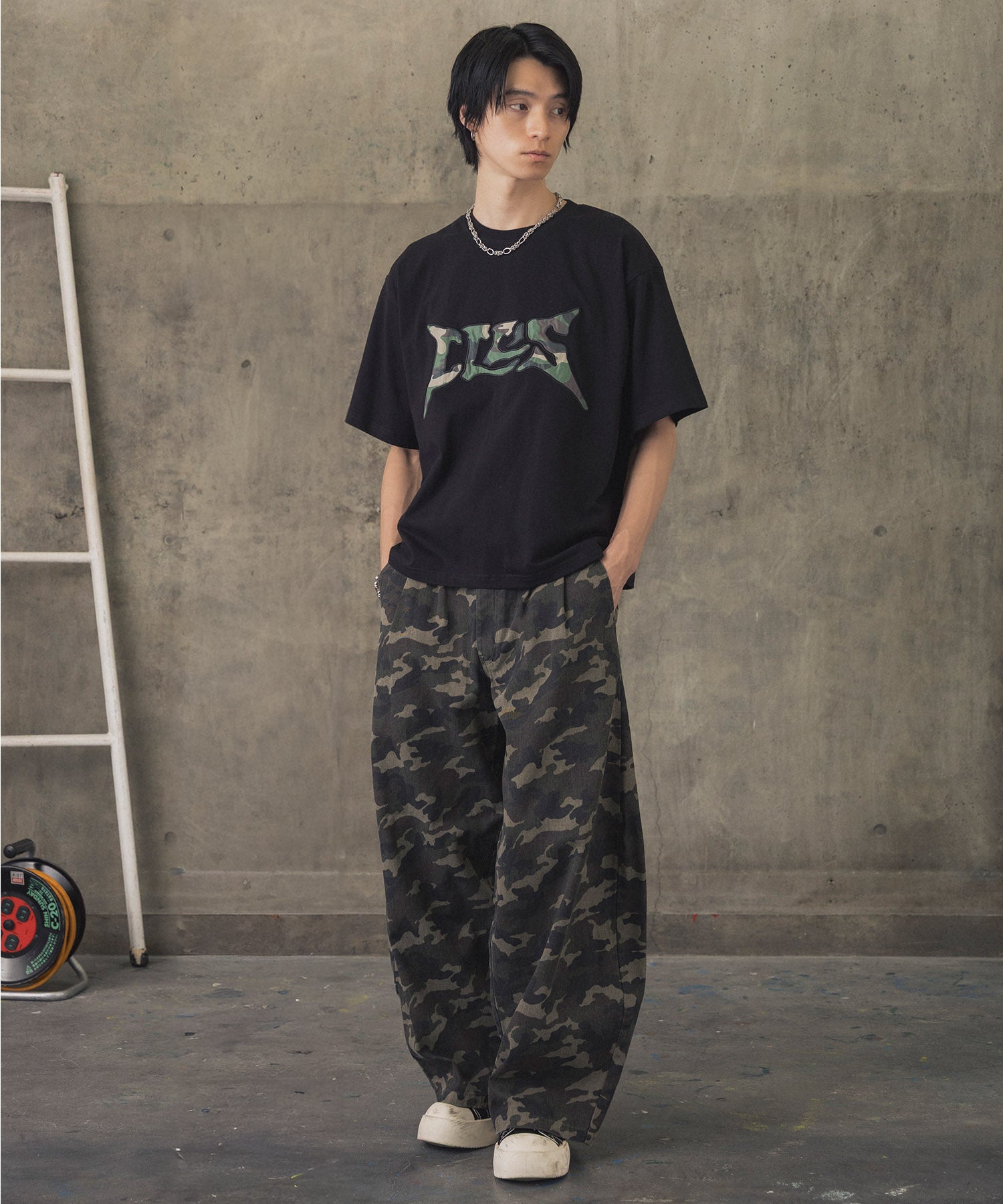 ASSORTED PATTERN GRAPHIC TEE / アソート柄グラフィックTシャツ