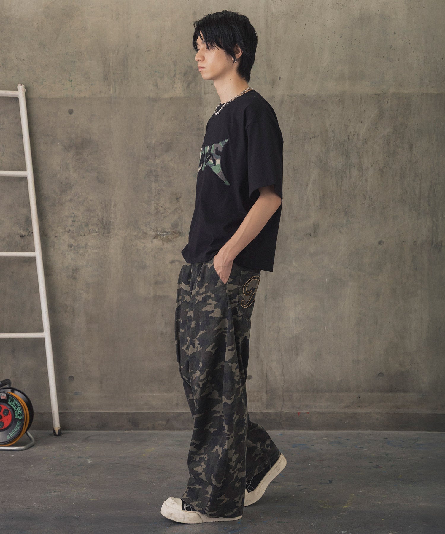 ASSORTED PATTERN GRAPHIC TEE / アソート柄グラフィックTシャツ