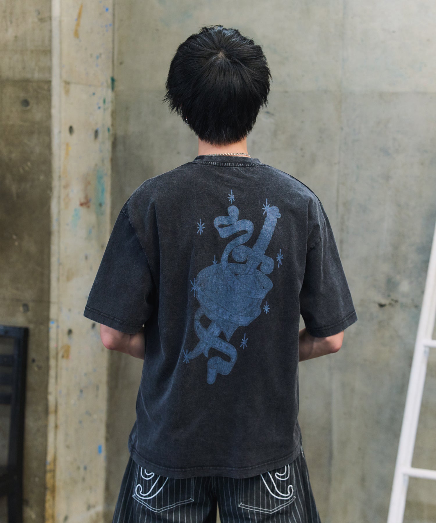 ハードウォッシュ加工 バックプリント ボックスシルエット 半袖Tシャツ