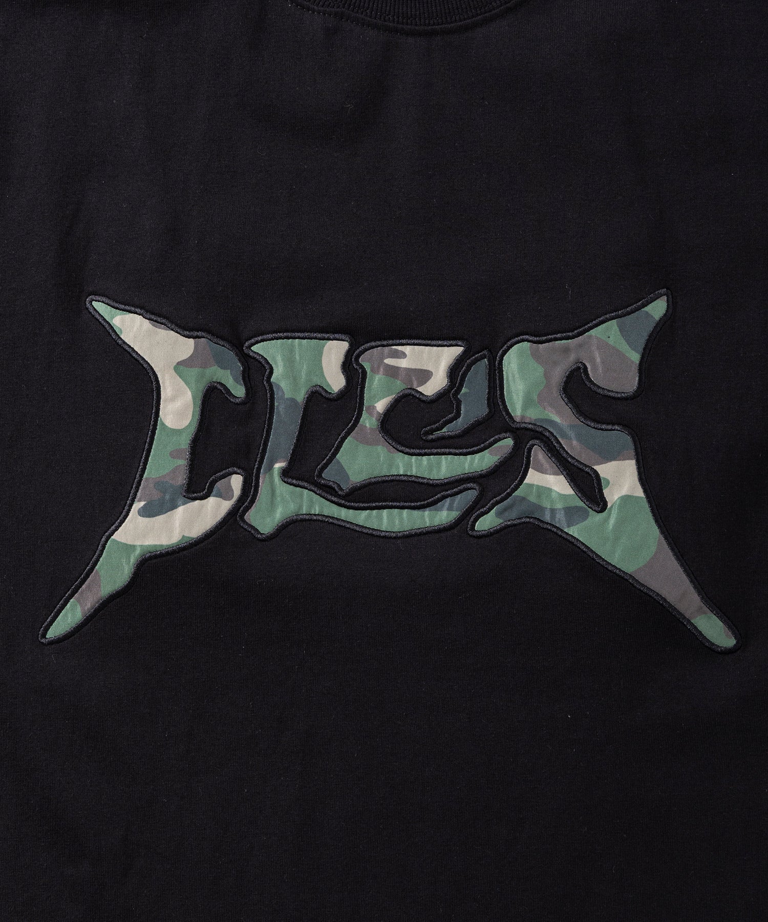 ASSORTED PATTERN GRAPHIC TEE / アソート柄グラフィックTシャツ