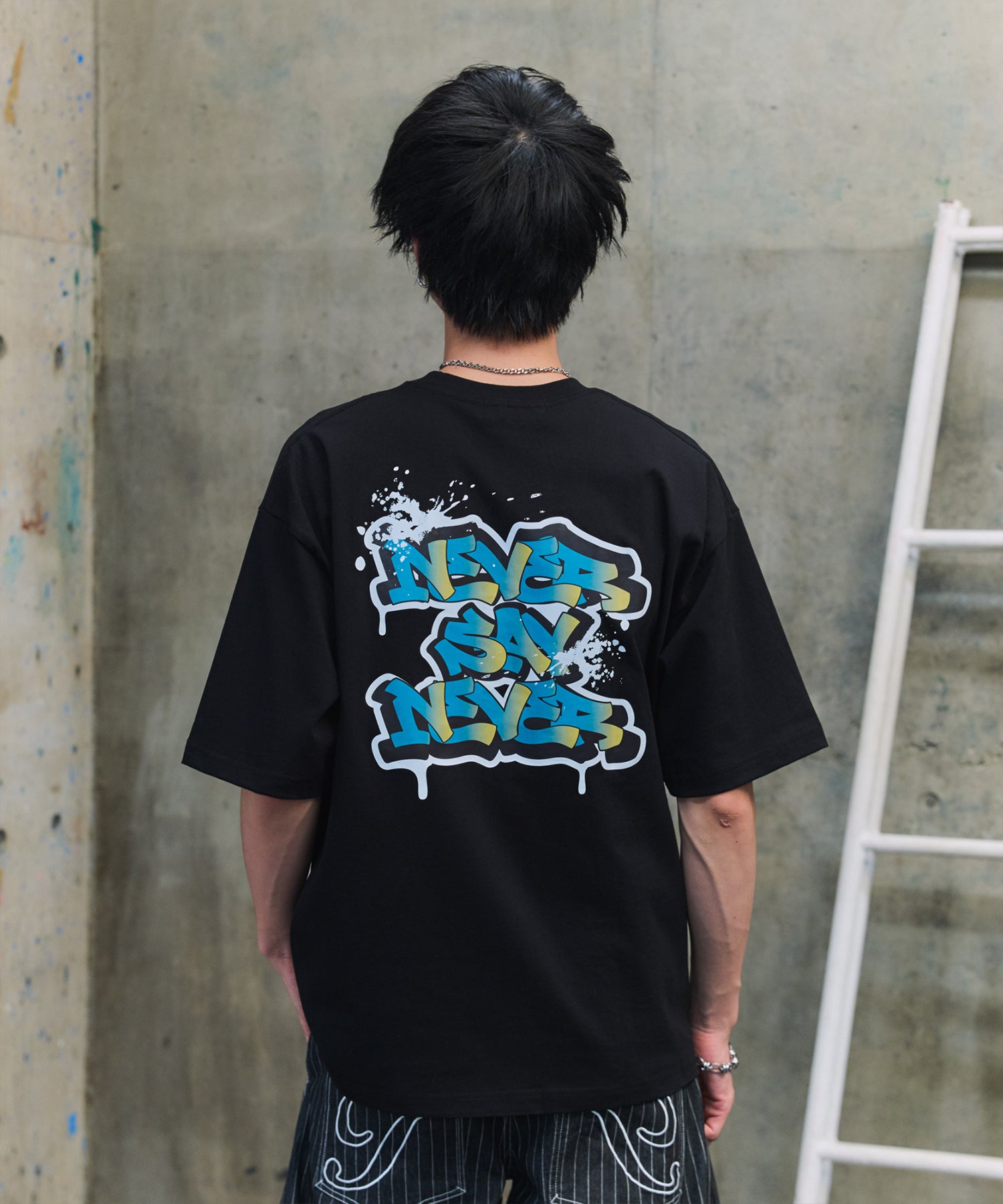 ボックスシルエット スプラッシュ タギング ストリートグラフィック 半袖Tシャツ