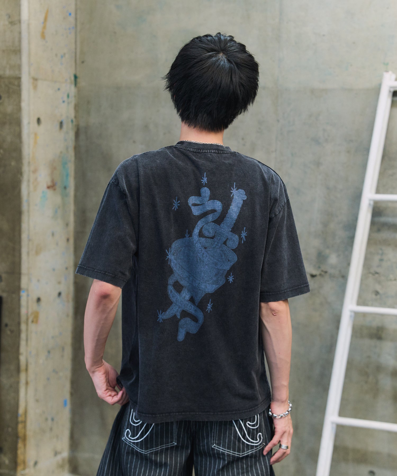 ハードウォッシュ加工 バックプリント ボックスシルエット 半袖Tシャツ