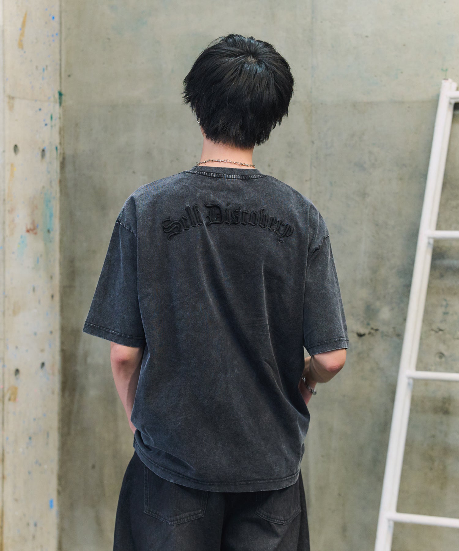 ハードウォッシュ加工 ワンポイント刺繍  ボックスシルエット 半袖Tシャツ