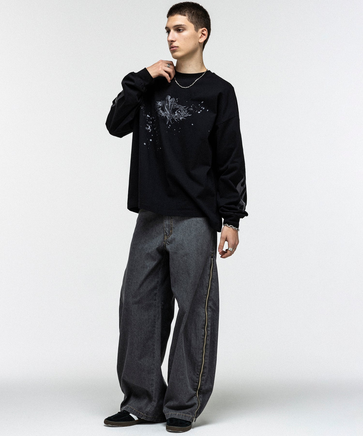 GRAPHIC LONG SLEEVE TEE / グラフィックロングスリーブTシャツ