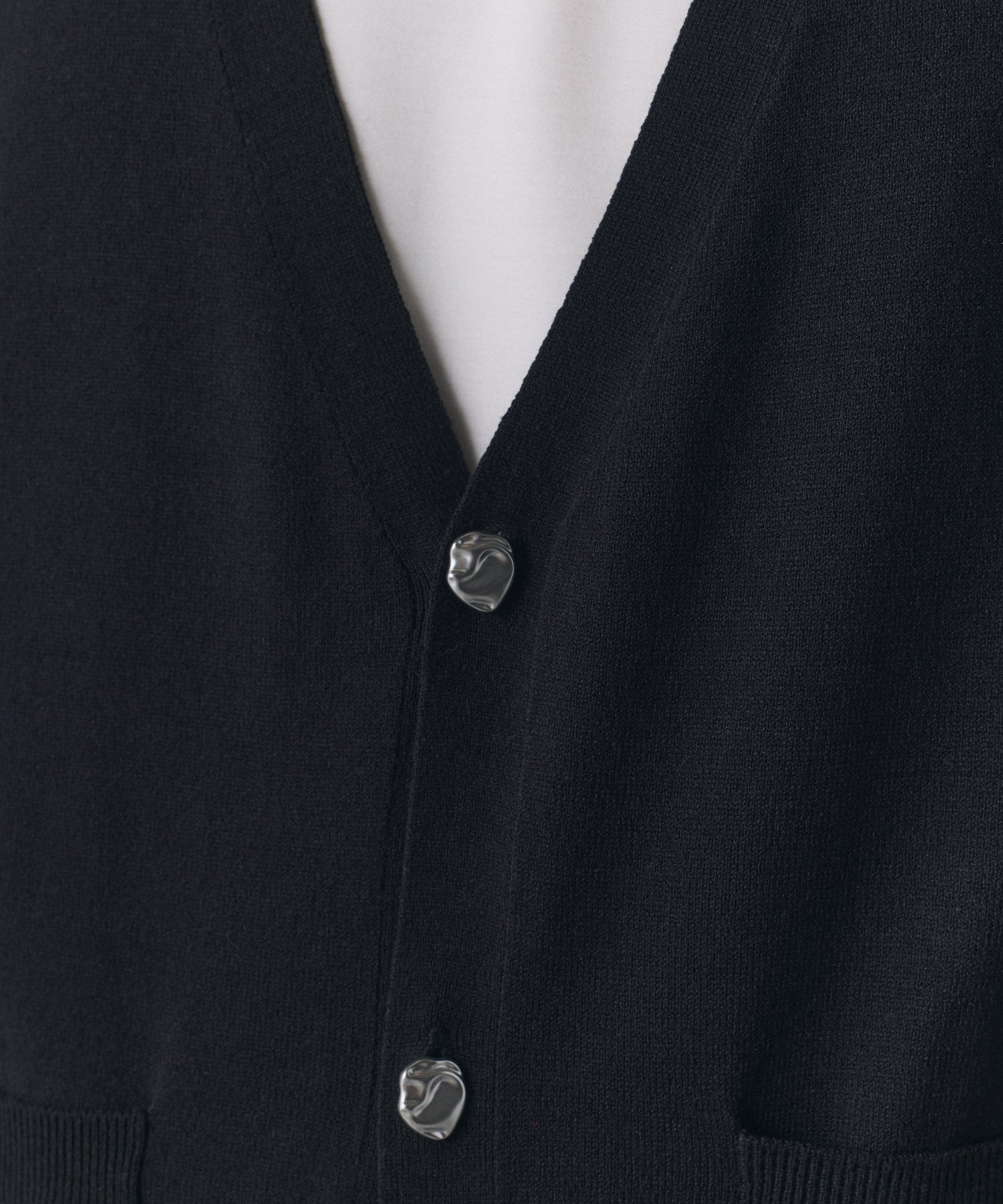 Stone-like Button Cardigan / ストーンライクボタンカーディガン