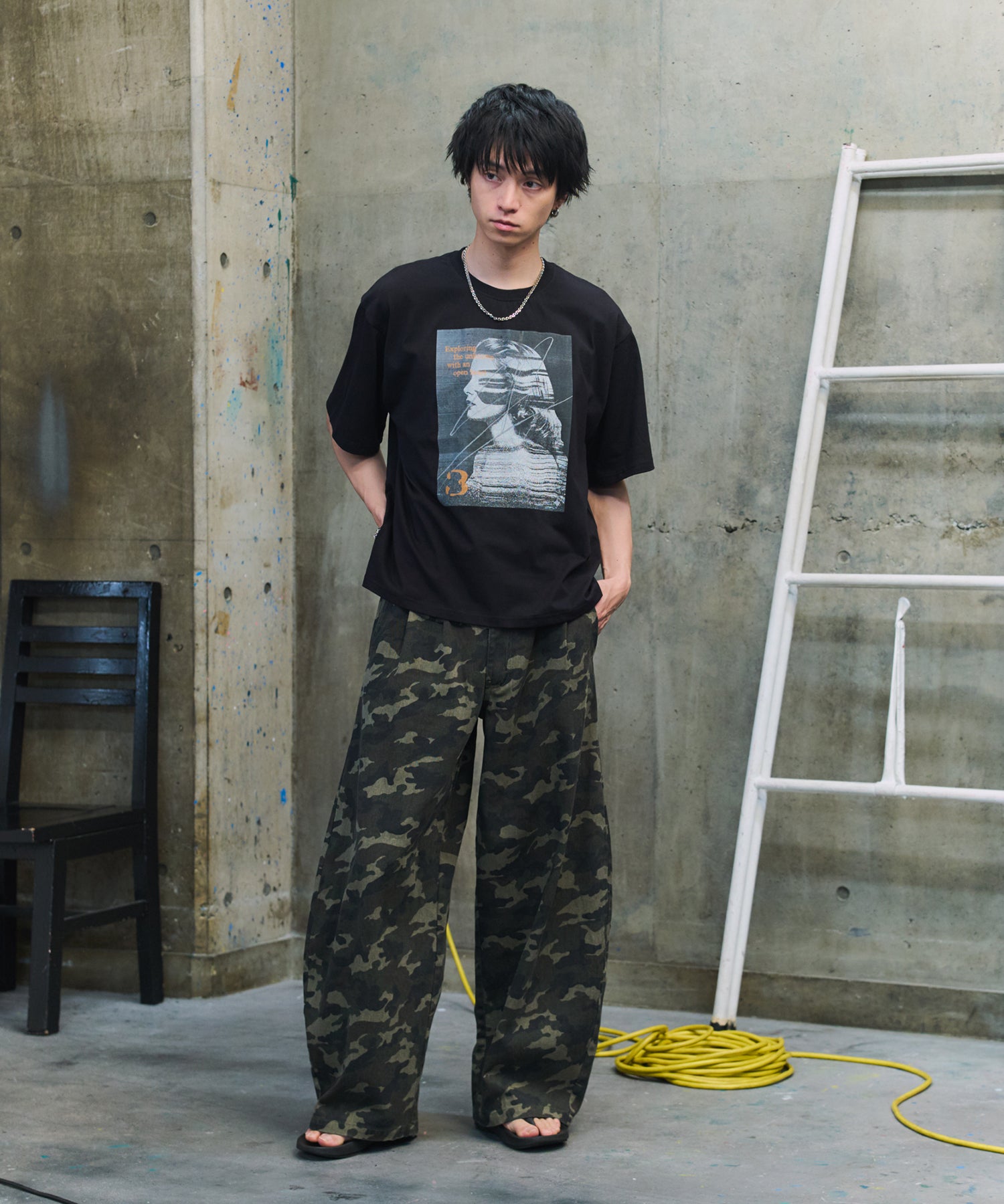 VINTAGE LIKE GRAPHIC PHOTO T-SHIRT / ヴィンテージ風グラフィックフォトTシャツ