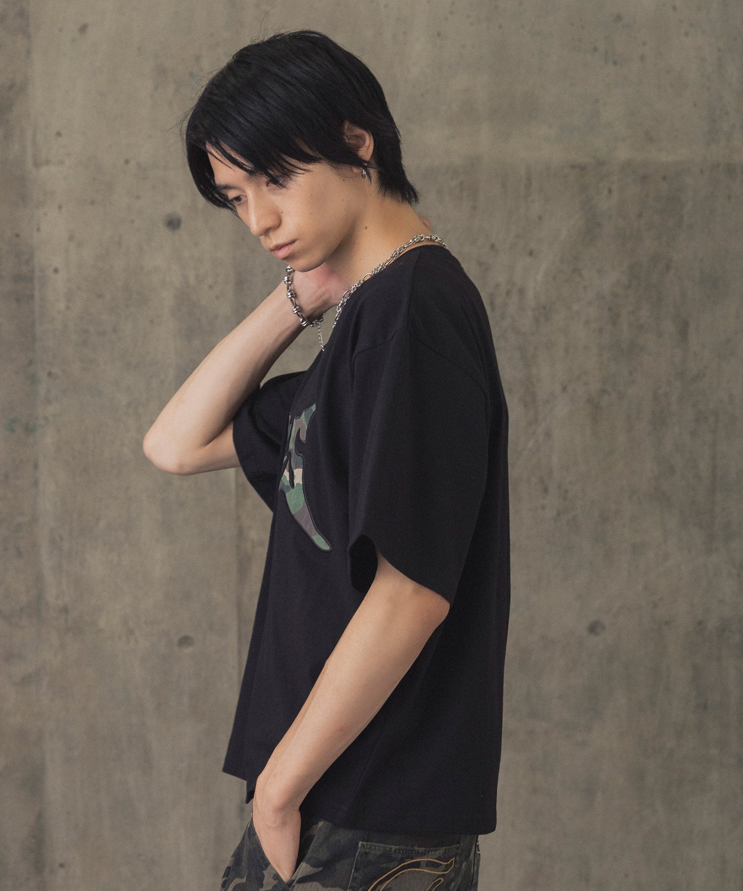 ASSORTED PATTERN GRAPHIC TEE / アソート柄グラフィックTシャツ