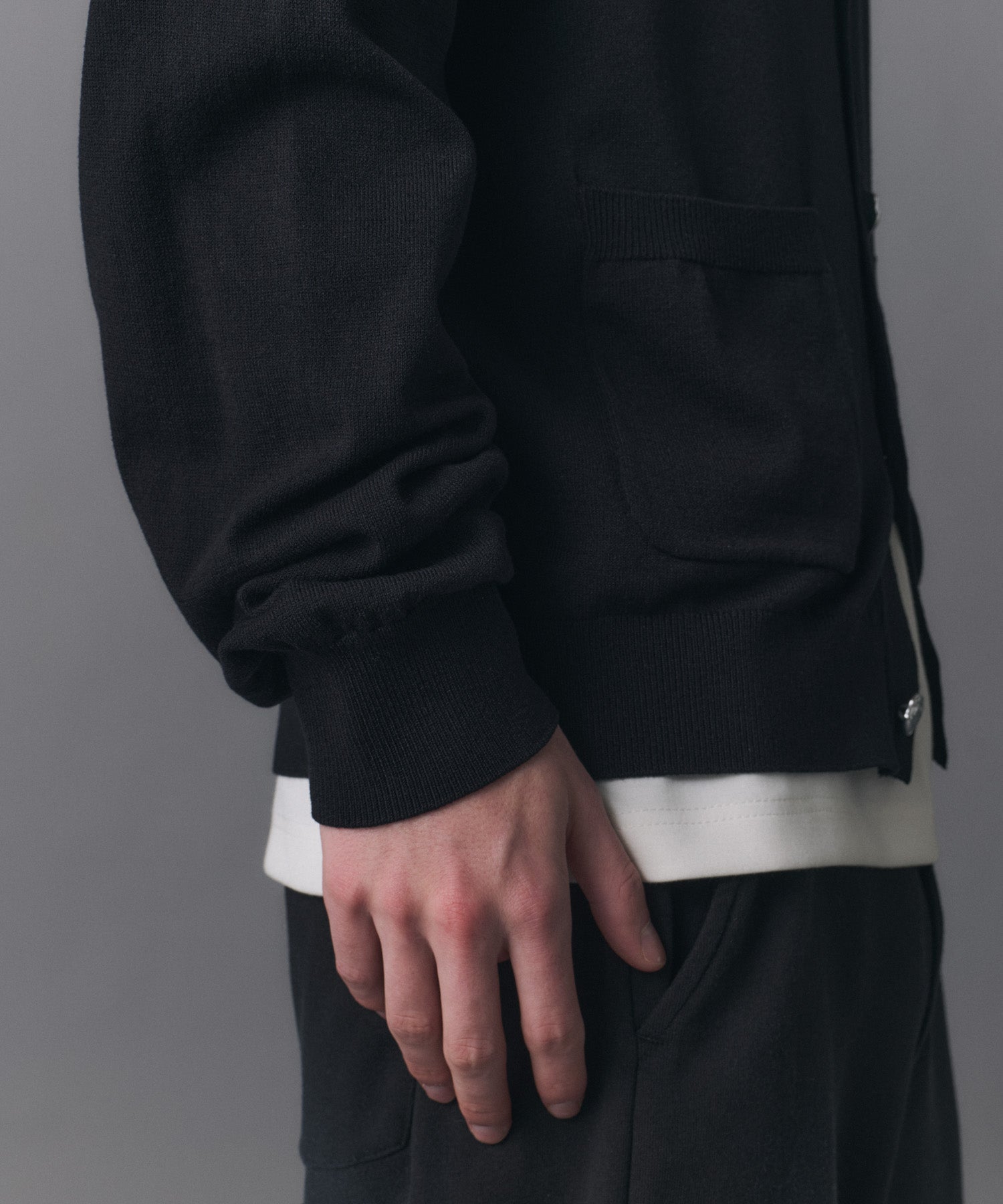 Stone-like Button Cardigan / ストーンライクボタンカーディガン