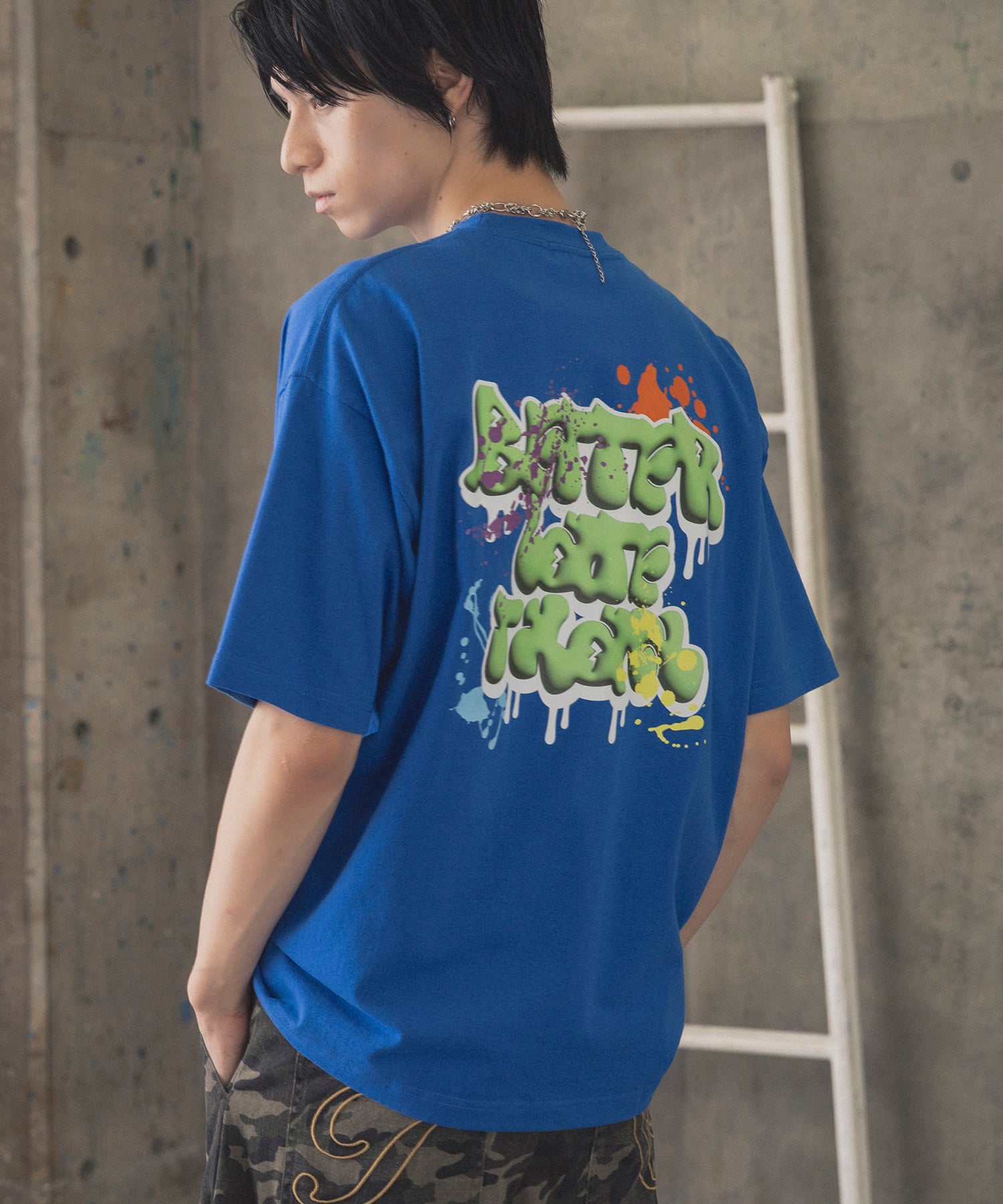 ボックスシルエット スプラッシュ タギング ストリートグラフィック 半袖Tシャツ