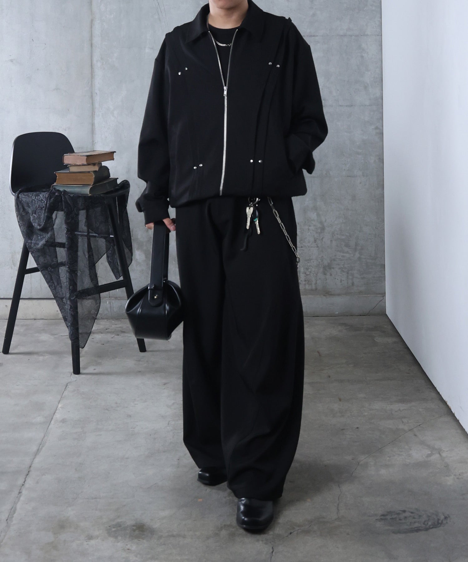 プリーツ リベット ショート ZIPブルゾン