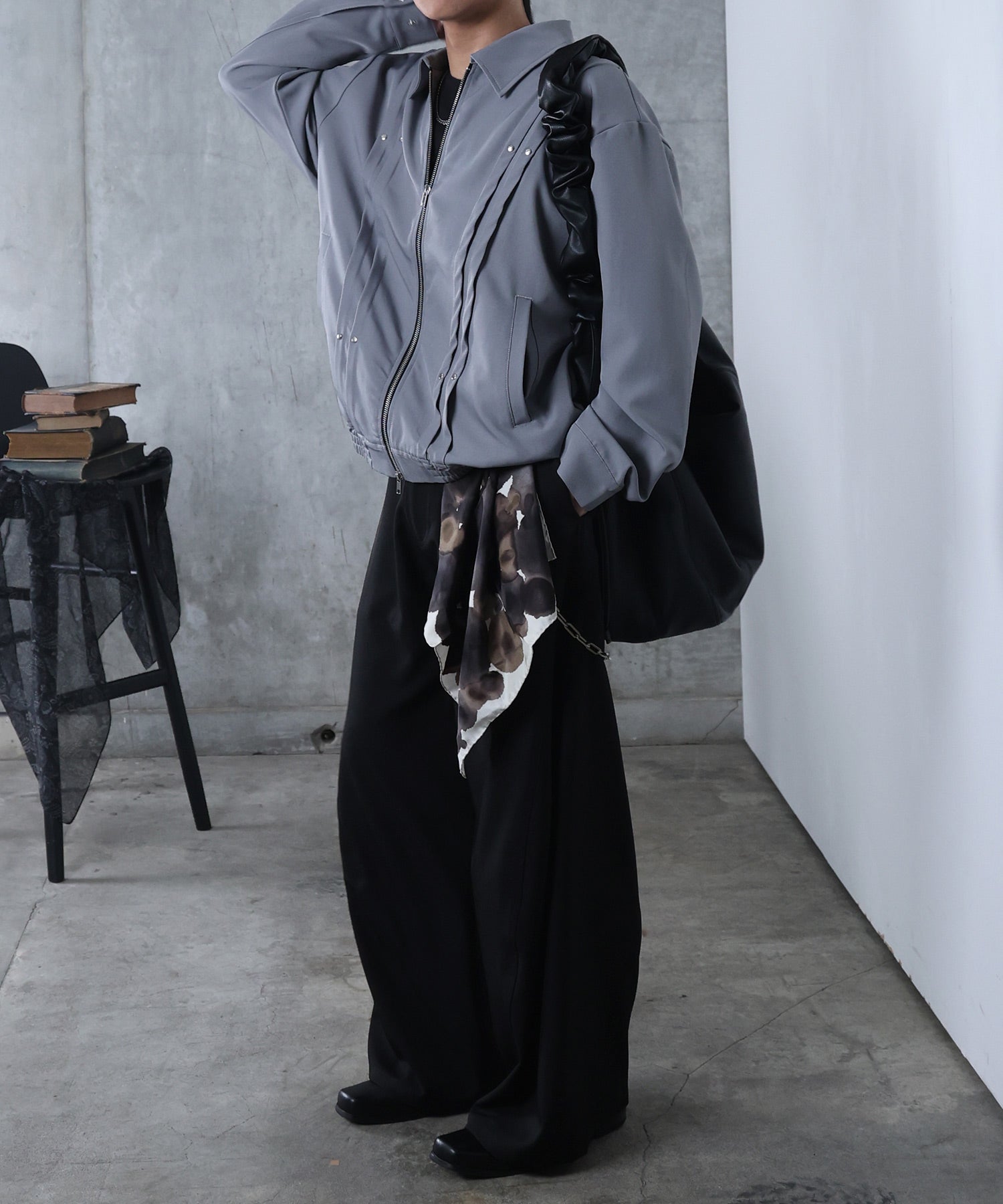 プリーツ リベット ショート ZIPブルゾン