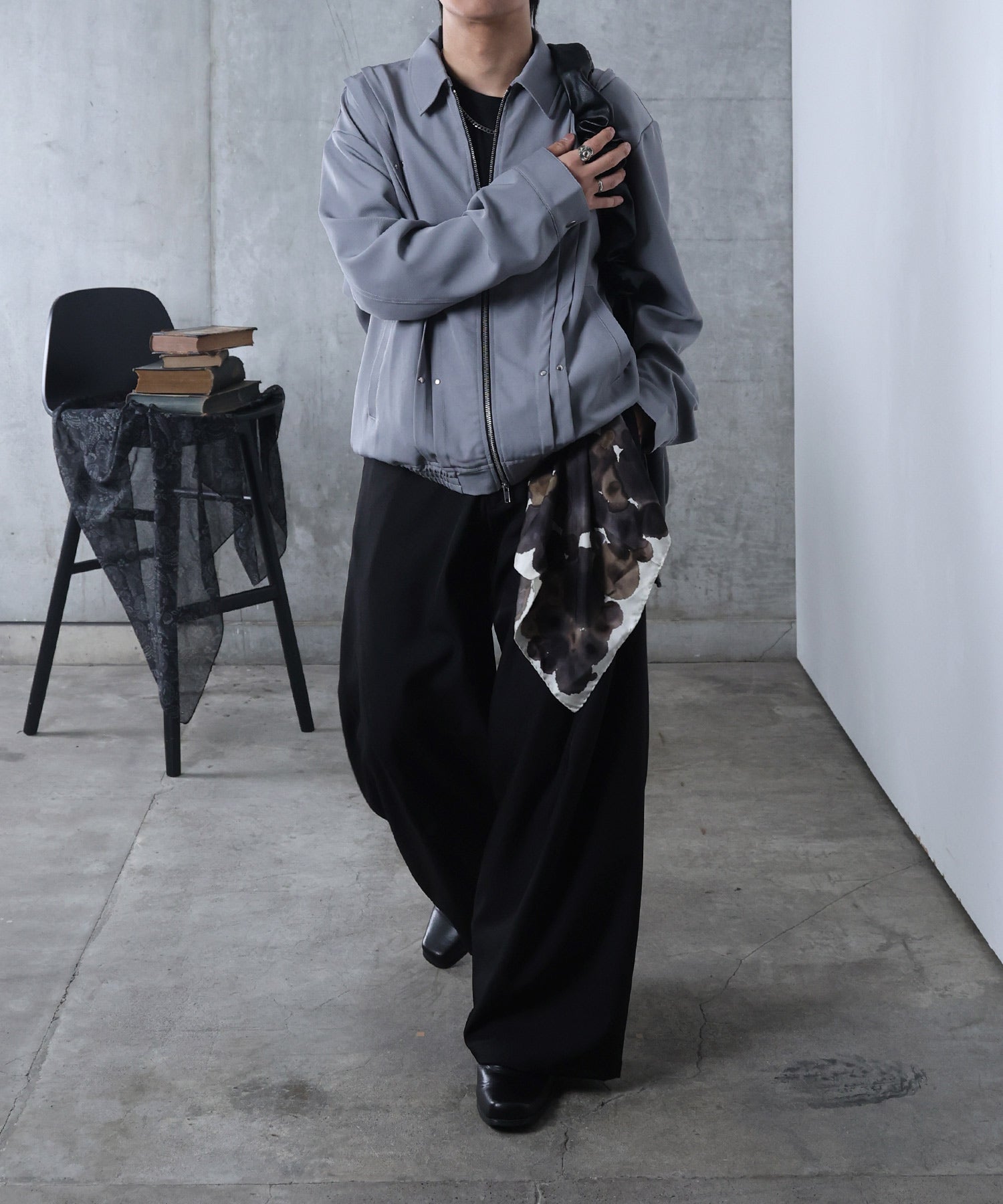 プリーツ リベット ショート ZIPブルゾン