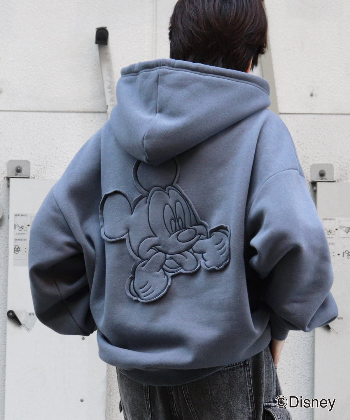 【Disney / ディズニー】ミッキー ワンポイント刺繍 / バック貼り付け ビッグシルエットプルオーバーフーディー パーカー