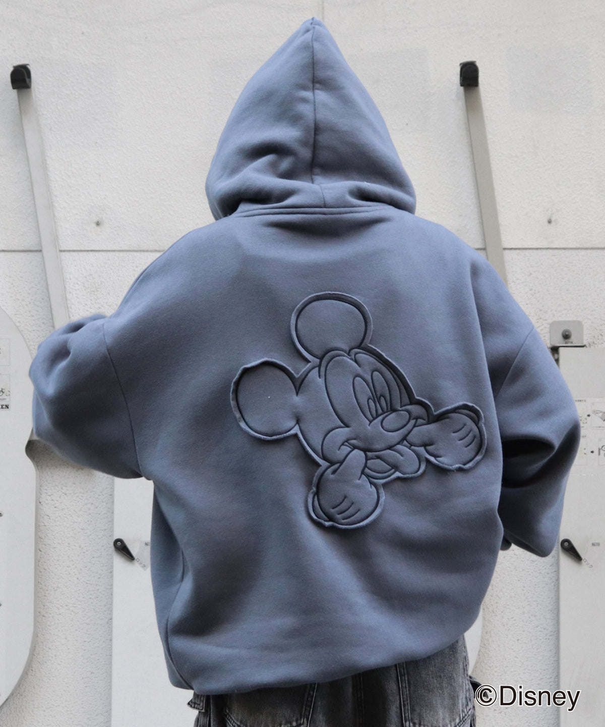 【Disney / ディズニー】ミッキー ワンポイント刺繍 / バック貼り付け ビッグシルエットプルオーバーフーディー パーカー