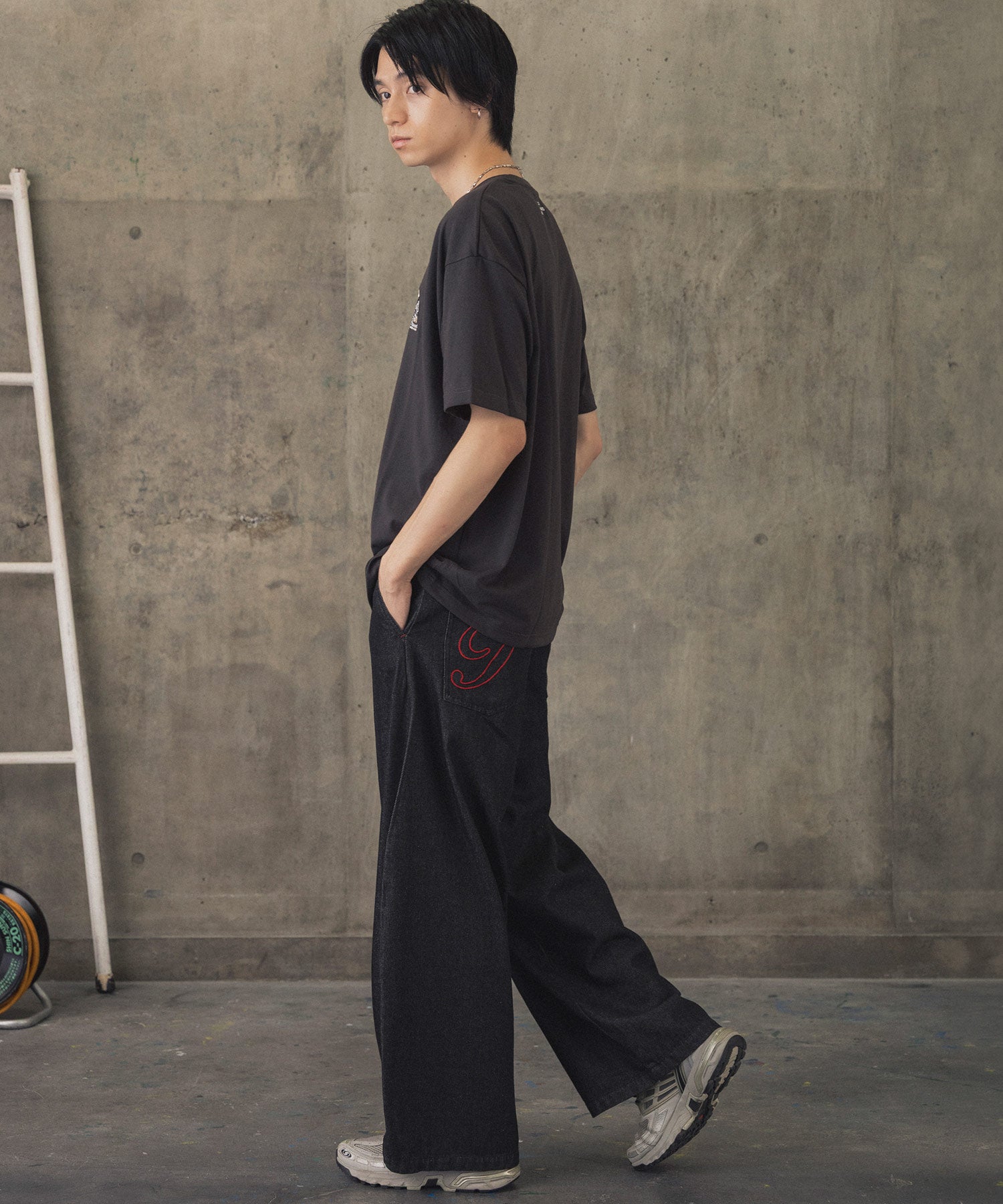 ヒゲオジサンB ワンポイント刺繍ロゴ ビッグシルエット半袖Tシャツ