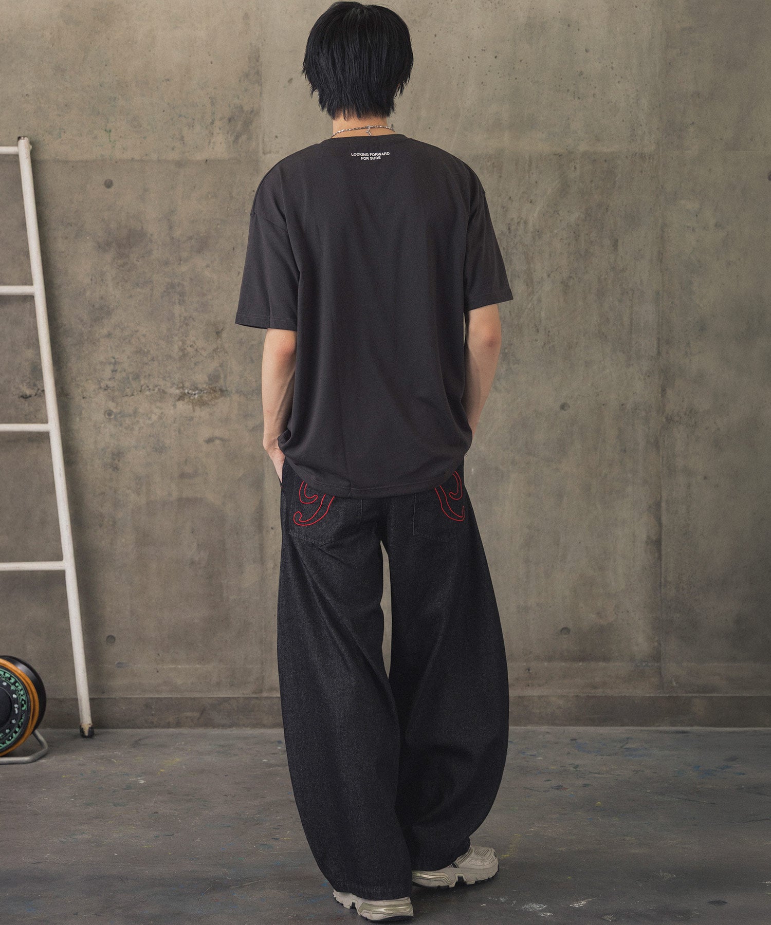 ヒゲオジサンB ワンポイント刺繍ロゴ ビッグシルエット半袖Tシャツ