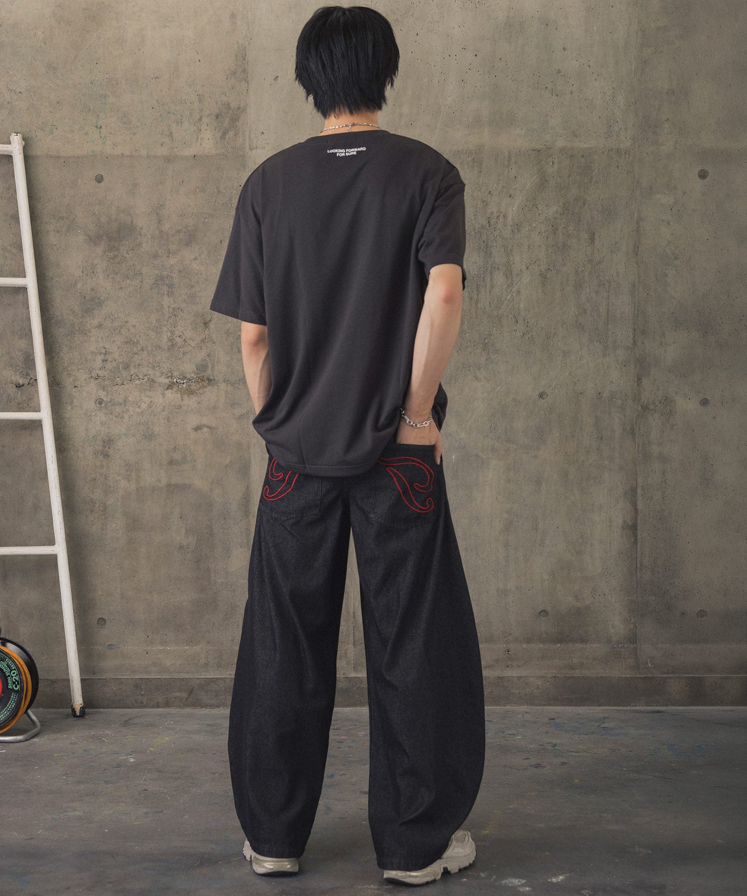 ヒゲオジサンB ワンポイント刺繍ロゴ ビッグシルエット半袖Tシャツ