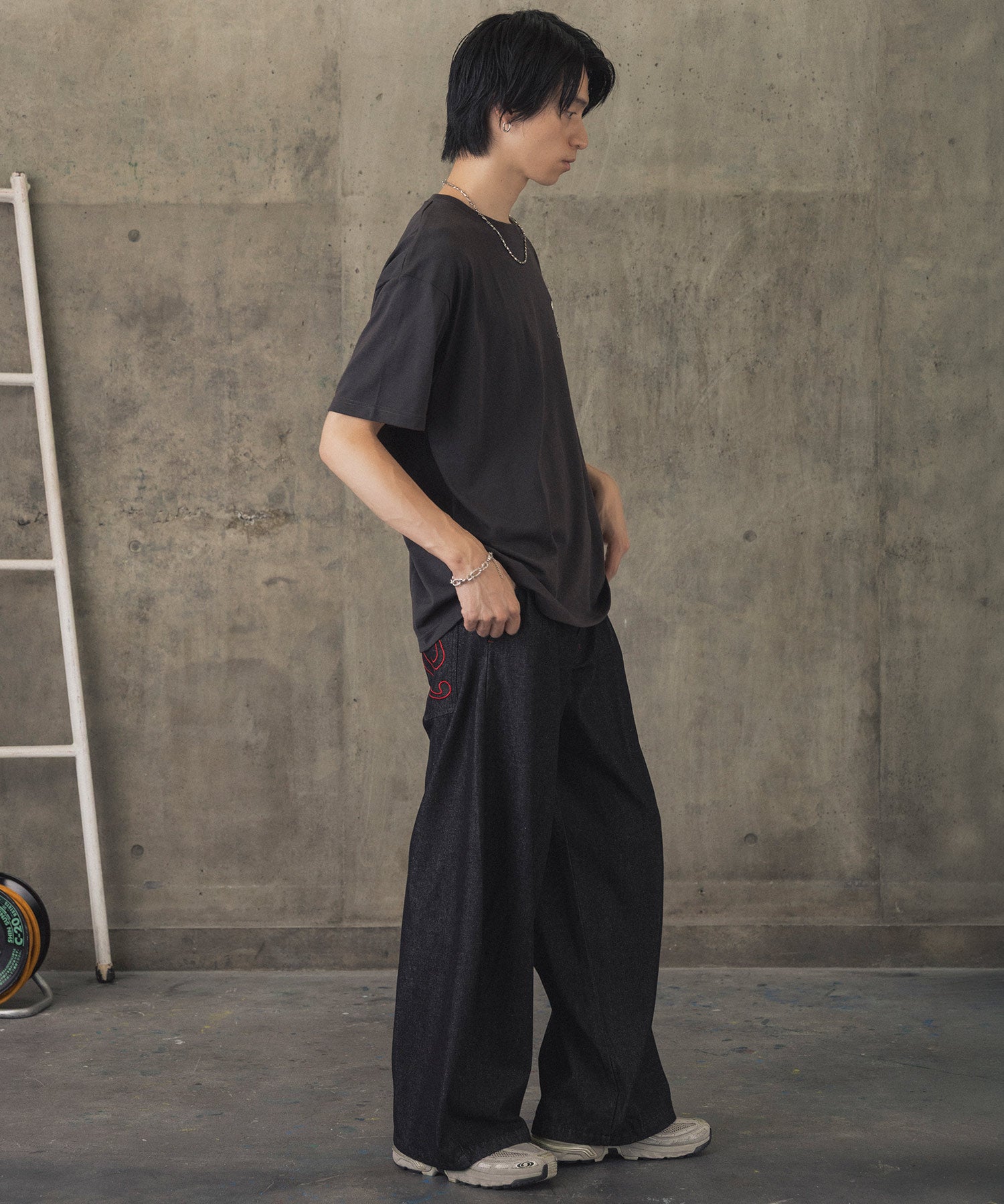 ヒゲオジサンB ワンポイント刺繍ロゴ ビッグシルエット半袖Tシャツ