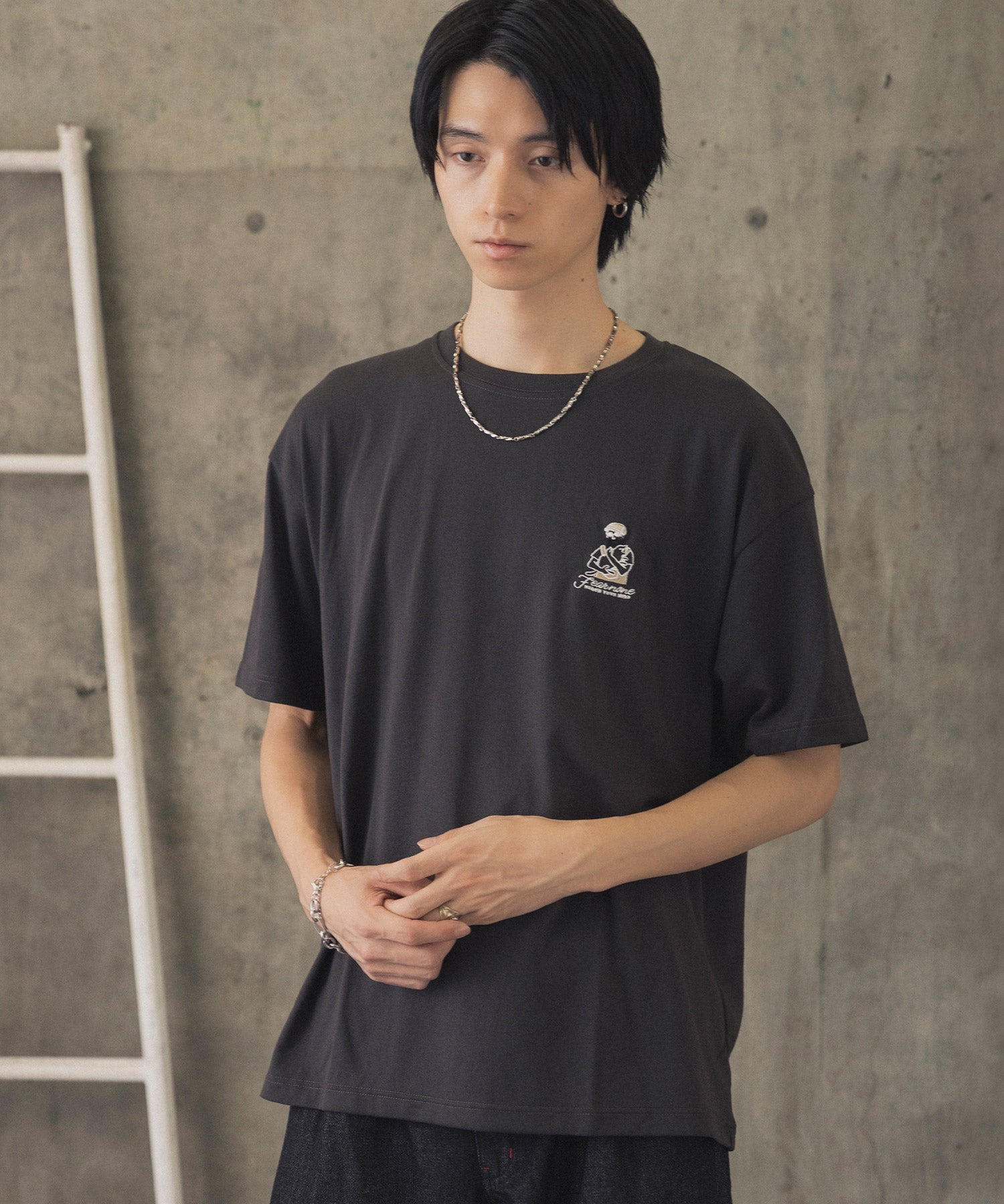 ヒゲオジサンB ワンポイント刺繍ロゴ ビッグシルエット半袖Tシャツ