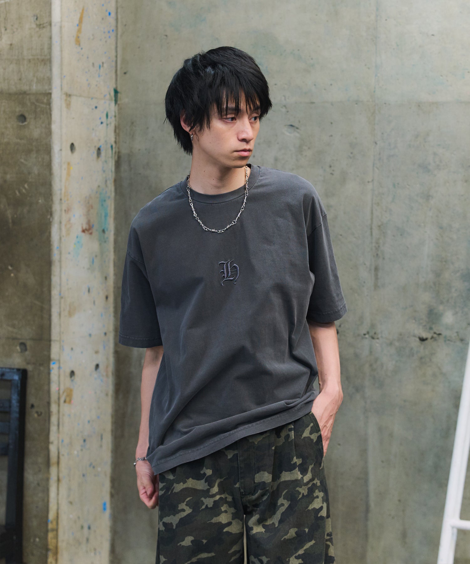 ハードウォッシュ加工 ワンポイント刺繍  ボックスシルエット 半袖Tシャツ