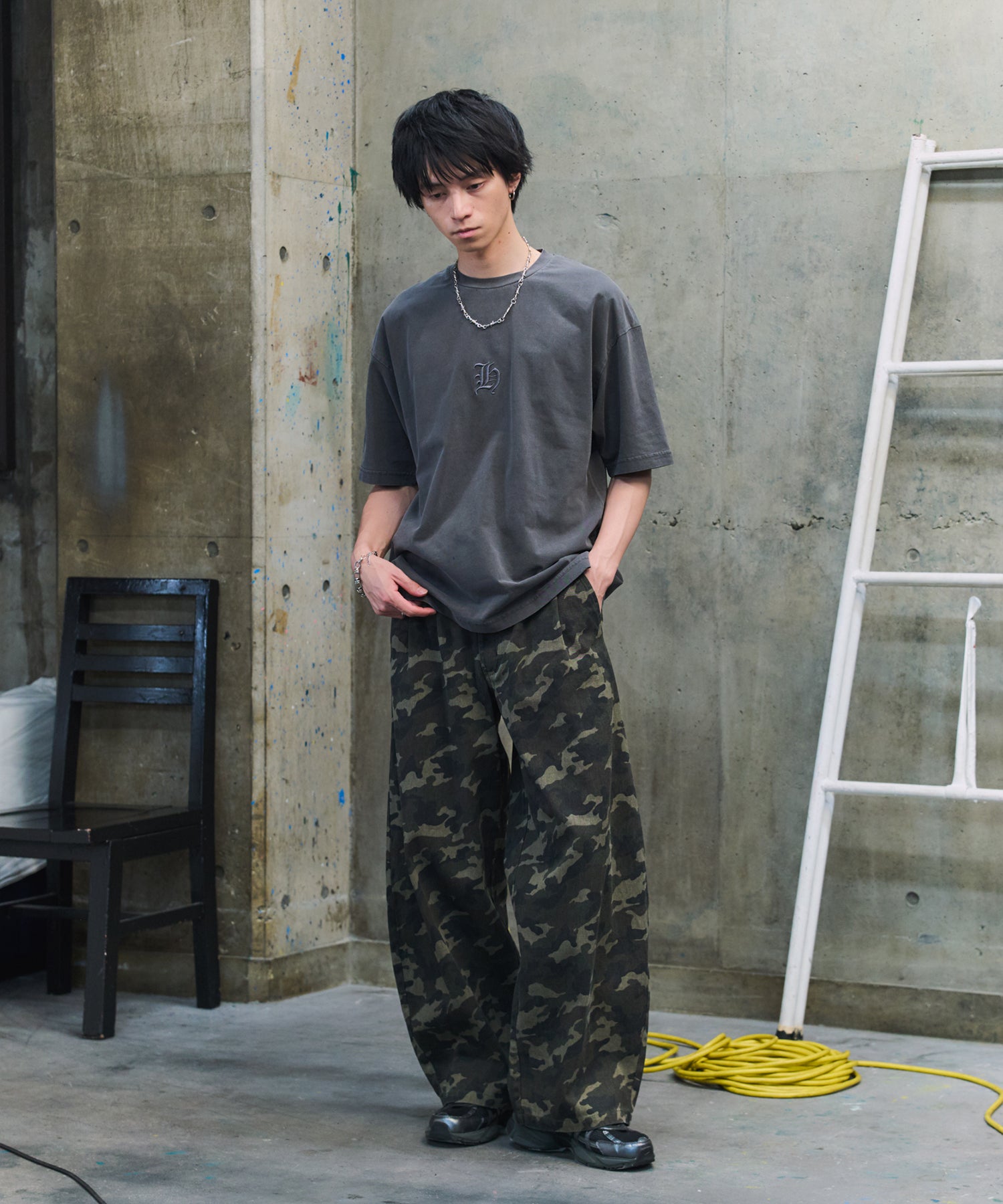 ハードウォッシュ加工 ワンポイント刺繍  ボックスシルエット 半袖Tシャツ