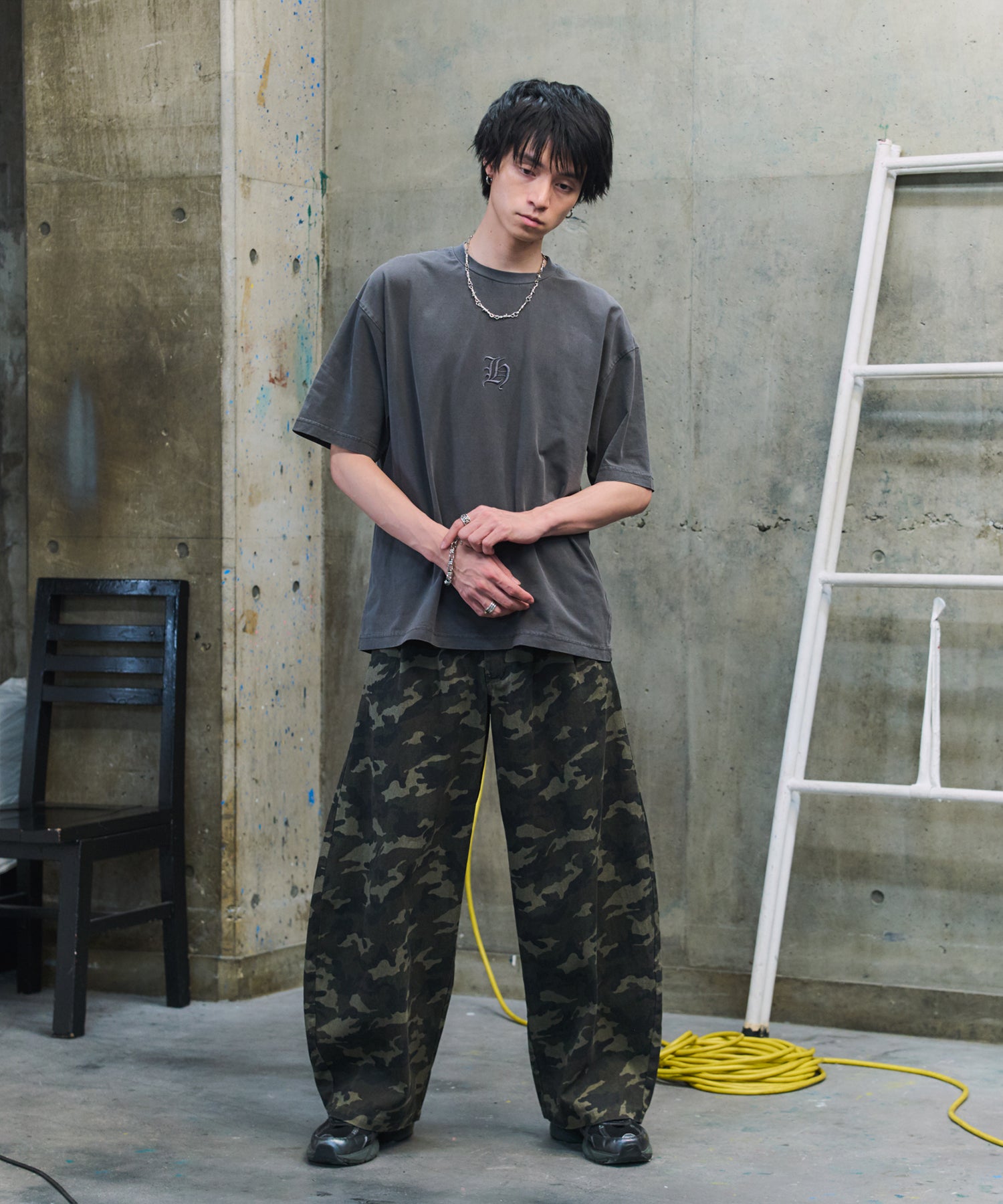 ハードウォッシュ加工 ワンポイント刺繍  ボックスシルエット 半袖Tシャツ