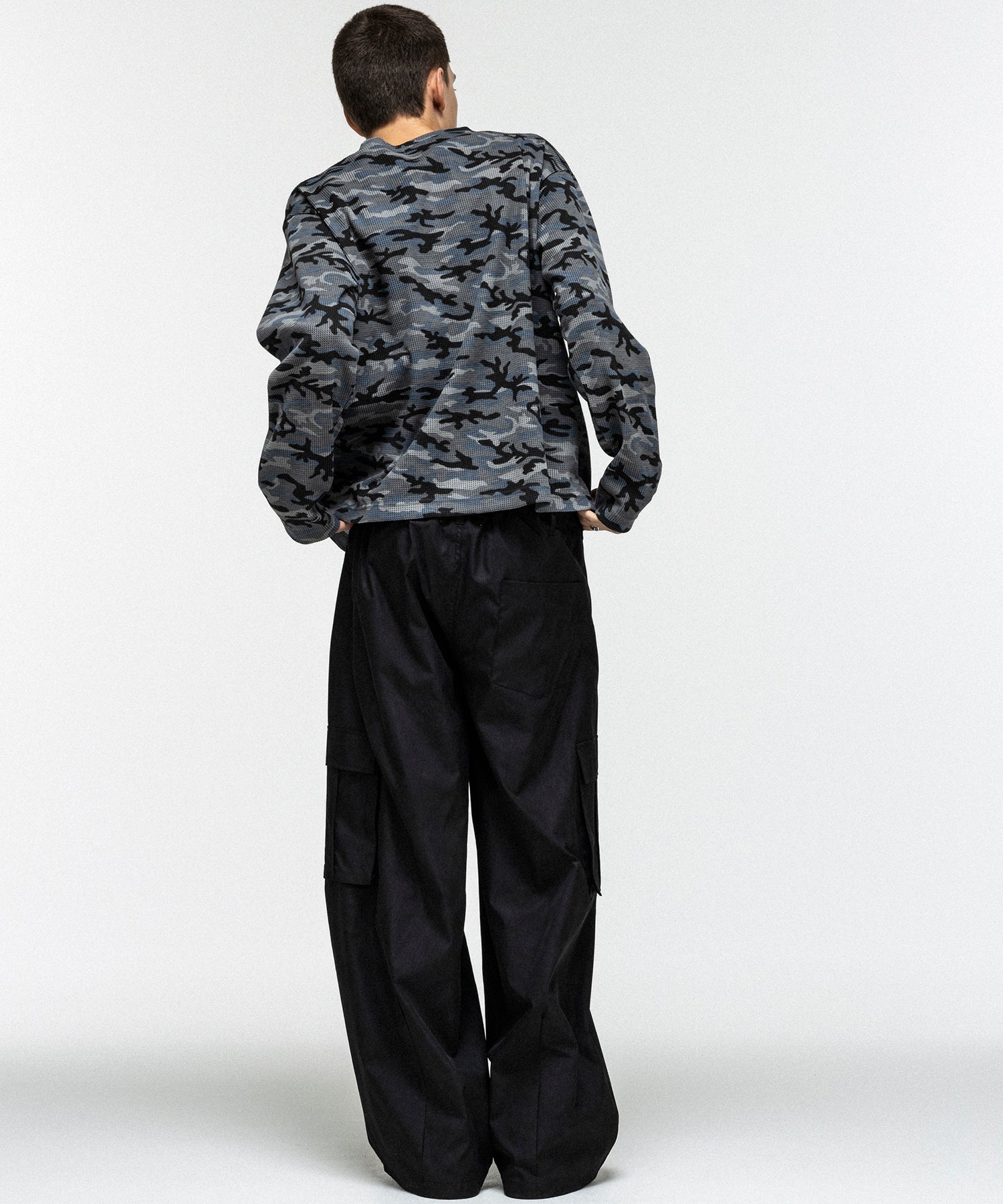 HENLEY CAMO WAFFLE LONG-SLEEVE TEE / カモ総柄ヘンリーネックサーマルロンT